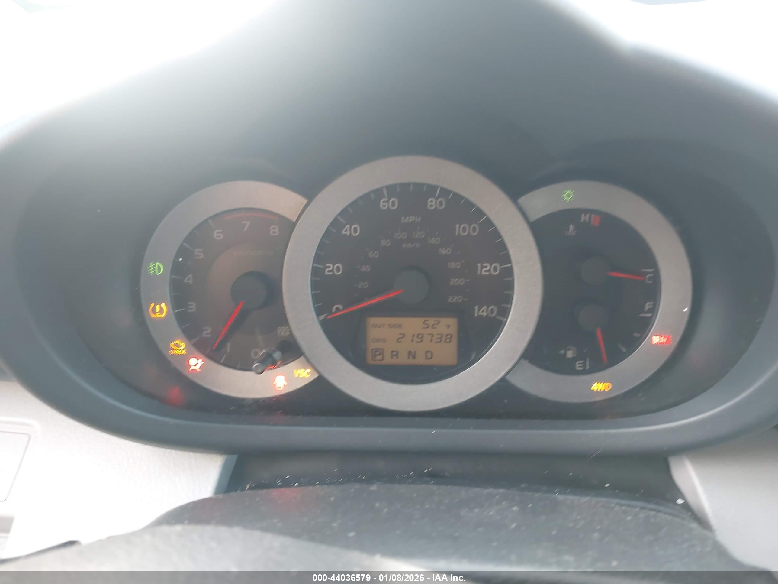 TOYOTA RAV4 image 7
