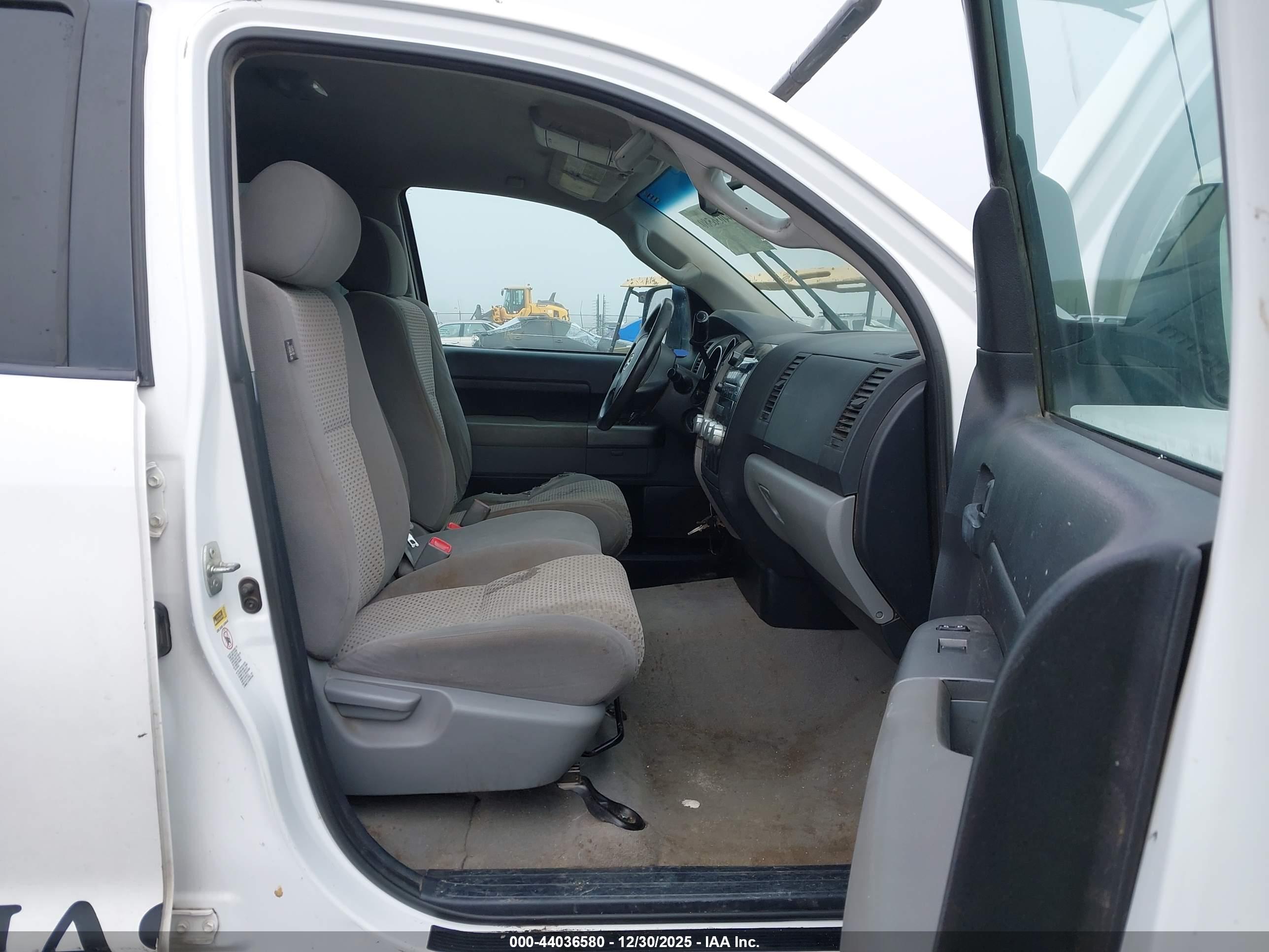 TOYOTA TUNDRA image 5