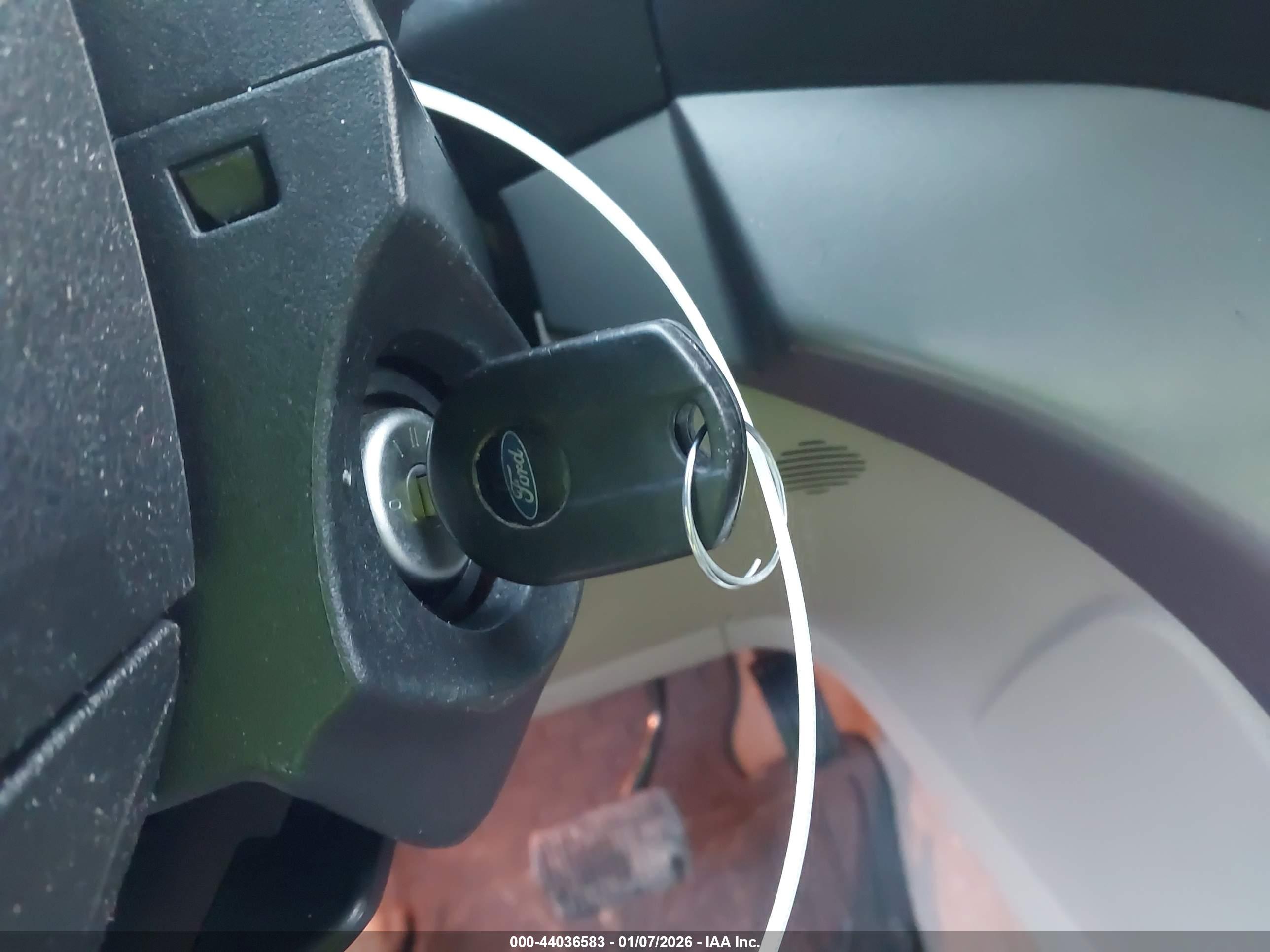 FORD ESCAPE image 11