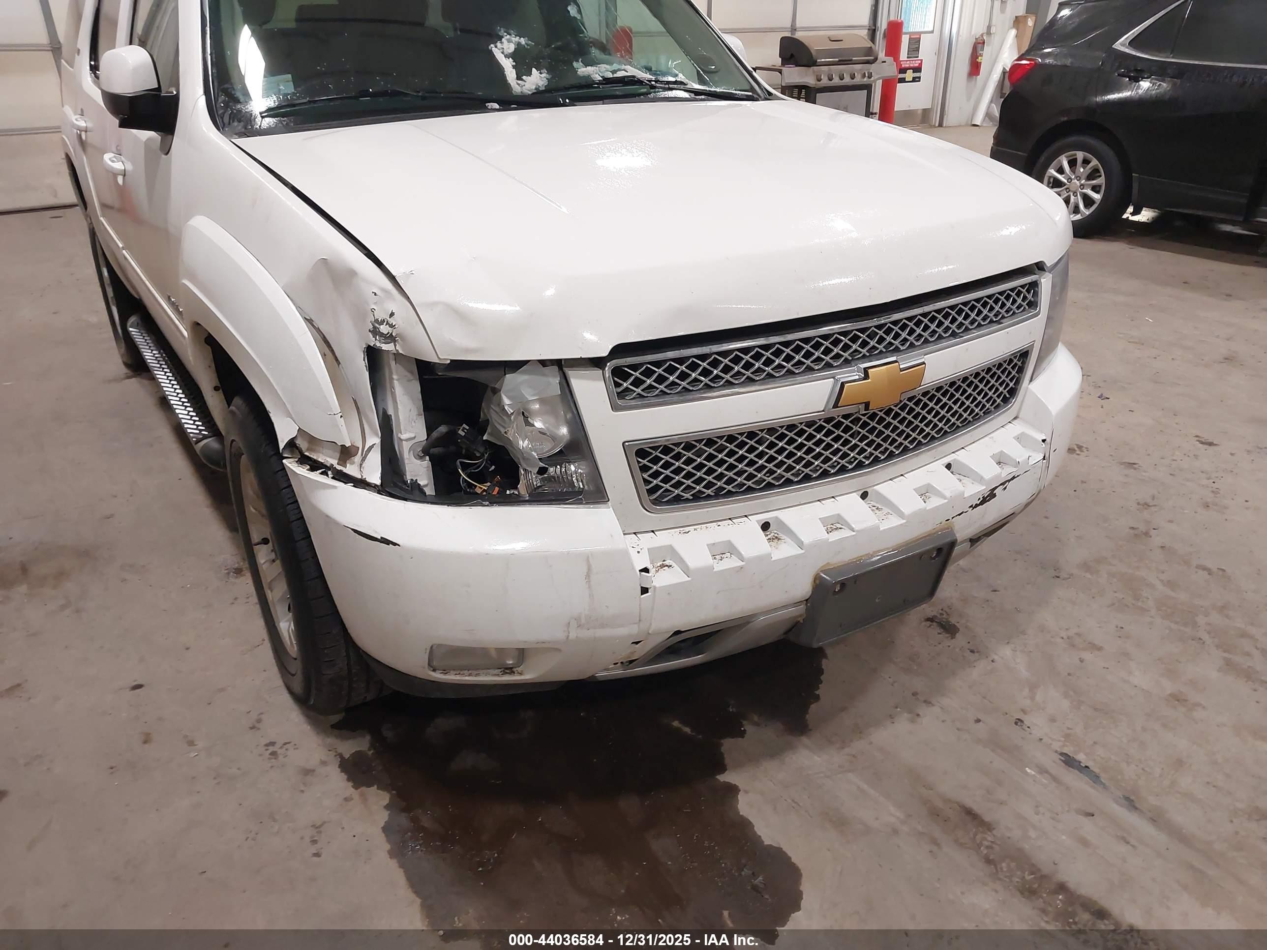 CHEVROLET TAHOE image 6