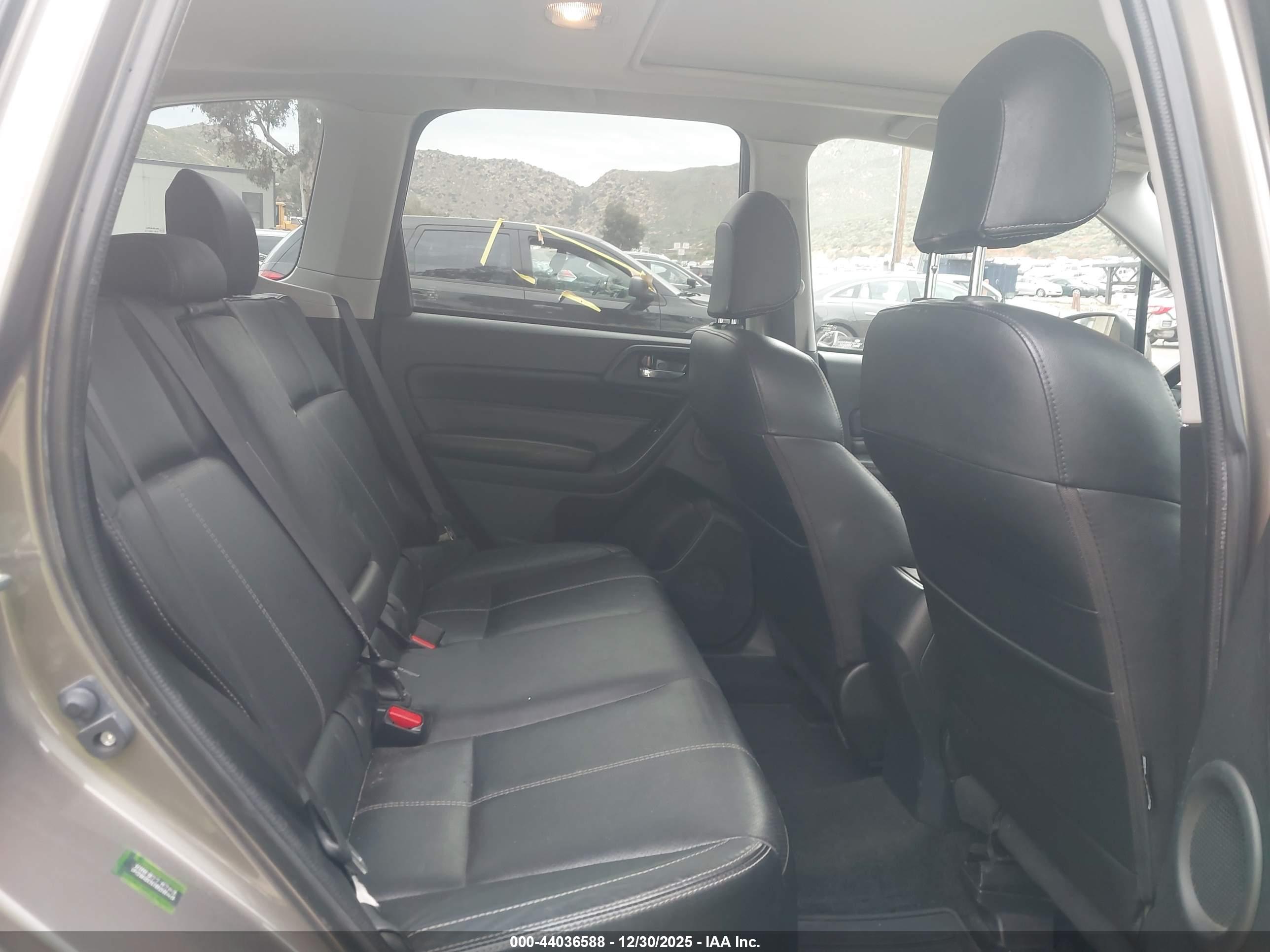 SUBARU FORESTER image 8