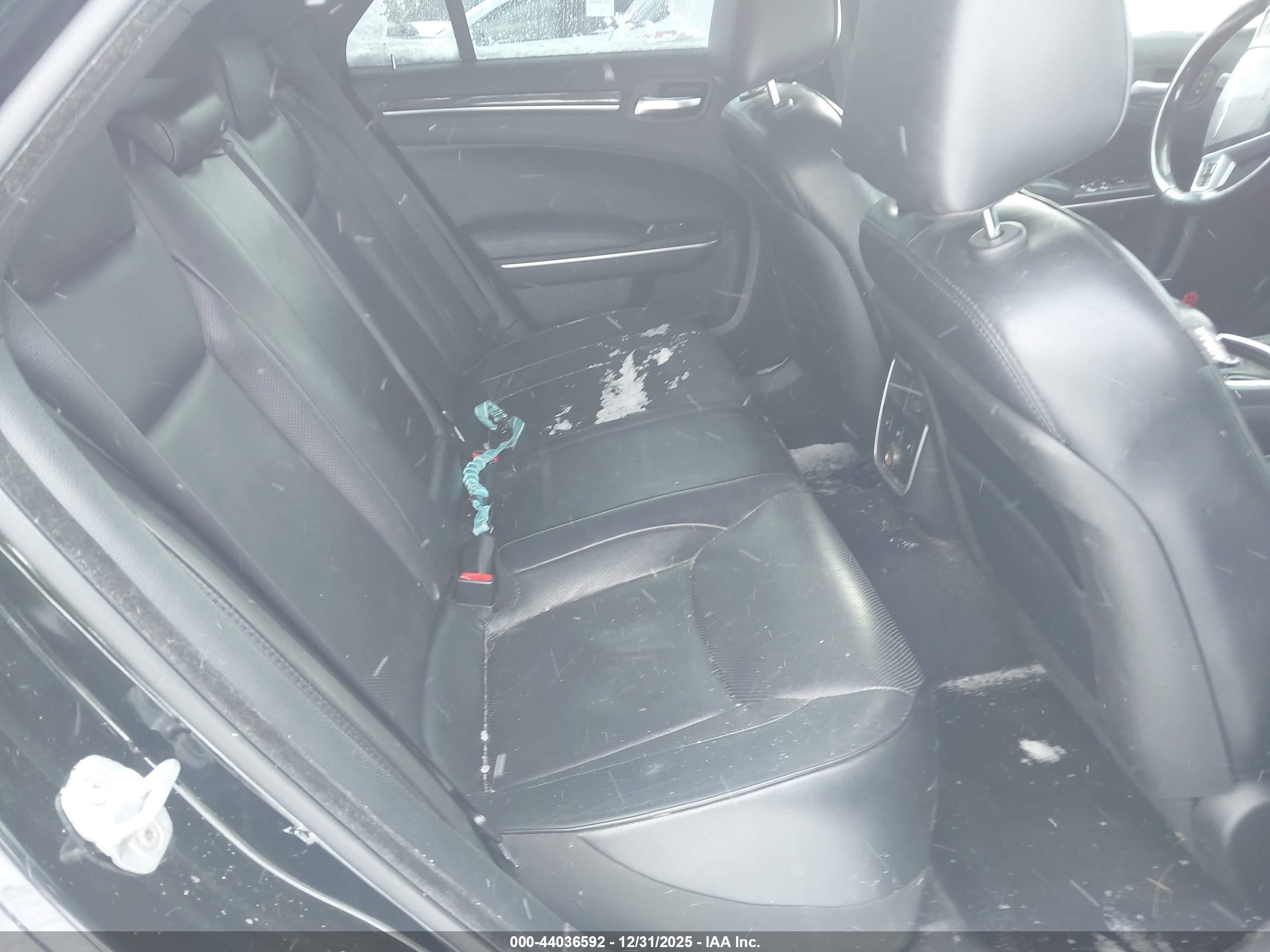 CHRYSLER 300C image 8