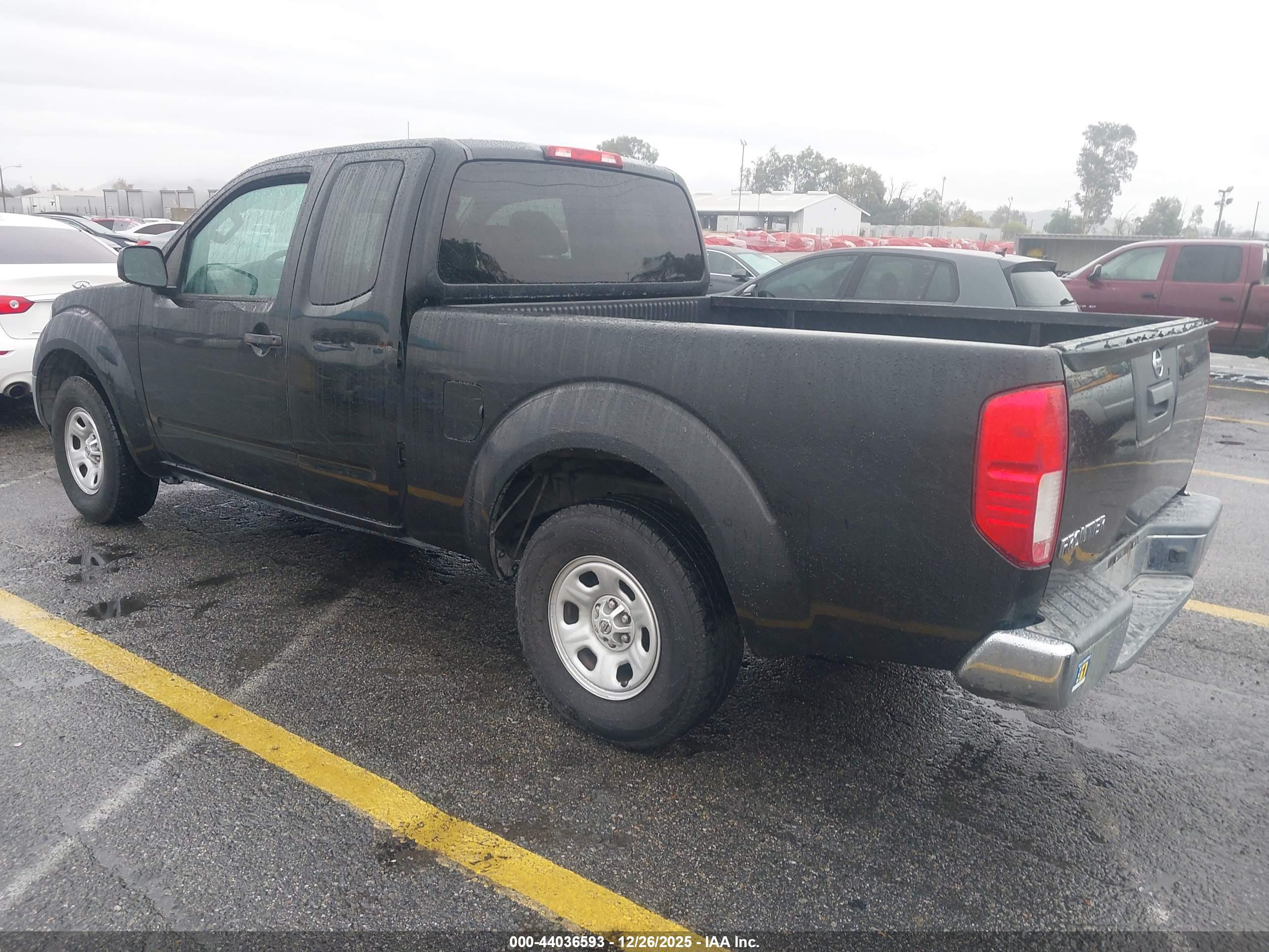 NISSAN FRONTIER image 3