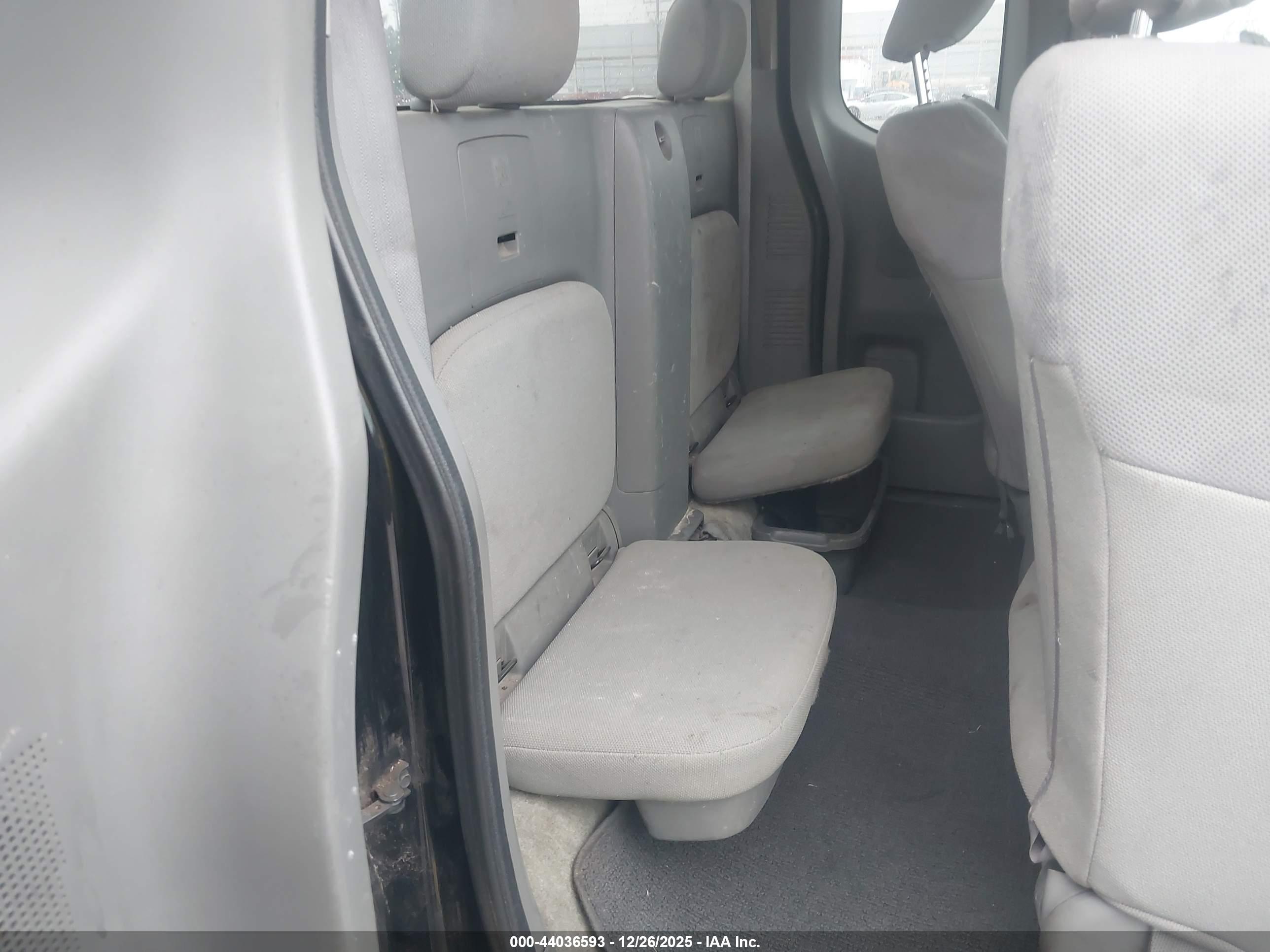 NISSAN FRONTIER image 8