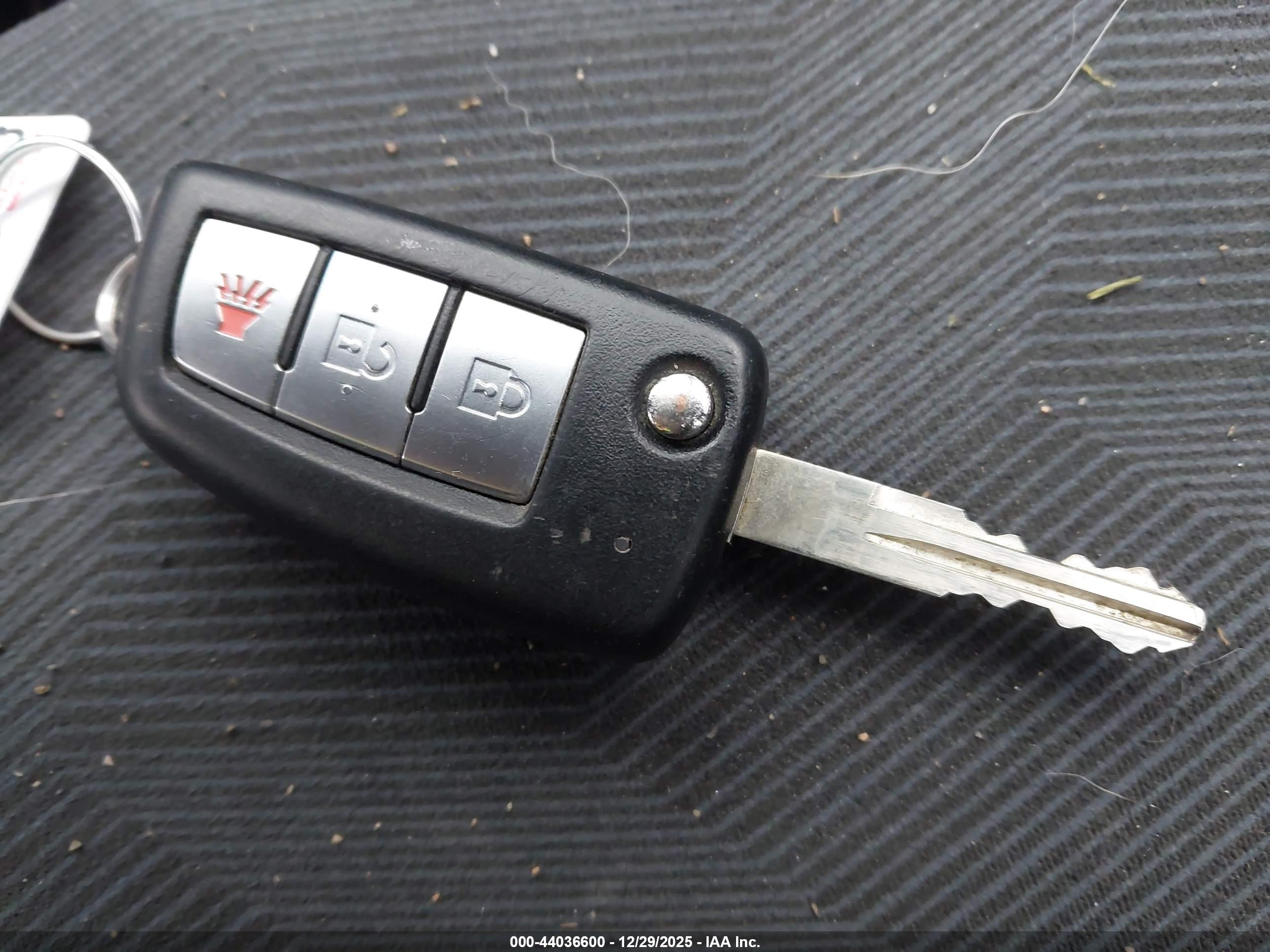 NISSAN ROGUE image 11