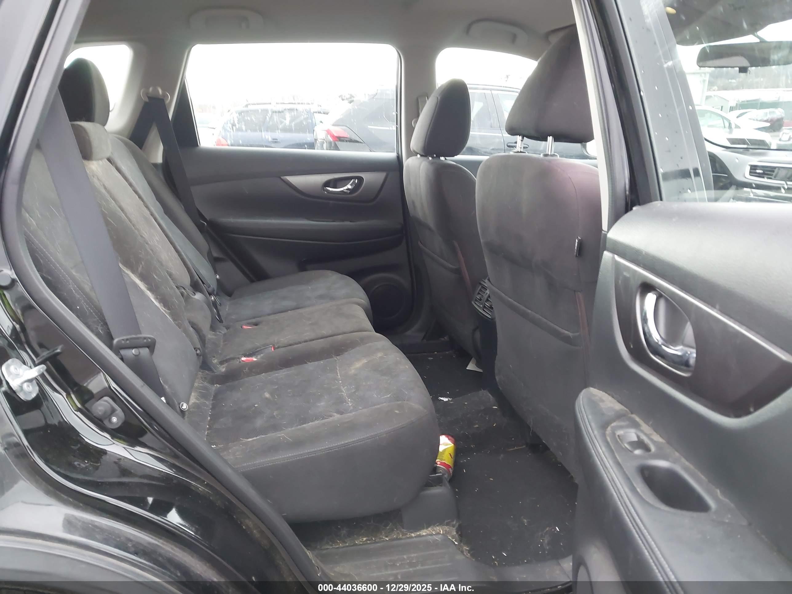 NISSAN ROGUE image 8