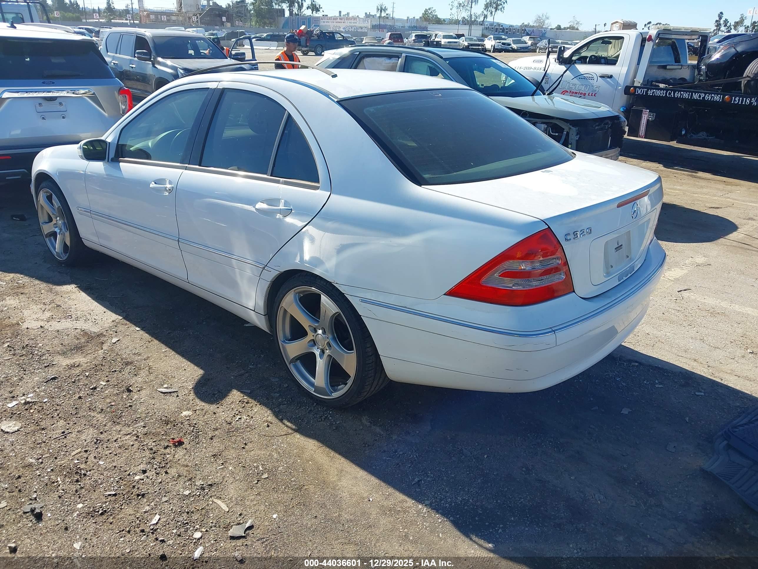 MERCEDES-BENZ C image 3