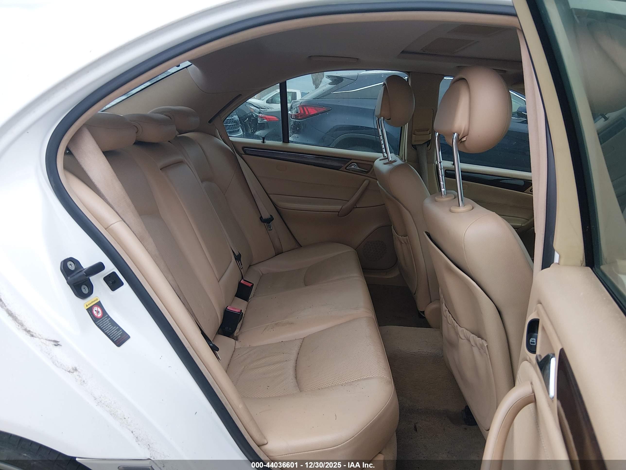 MERCEDES-BENZ C image 8