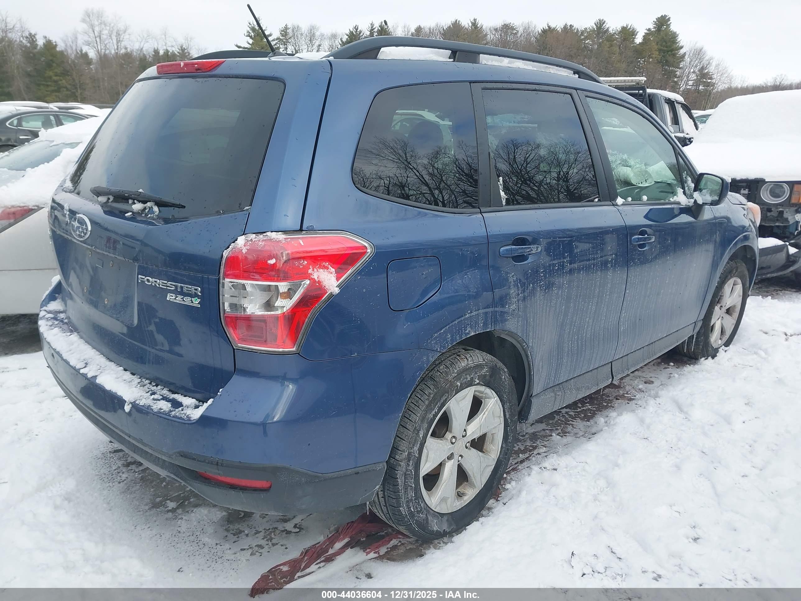 SUBARU FORESTER image 4
