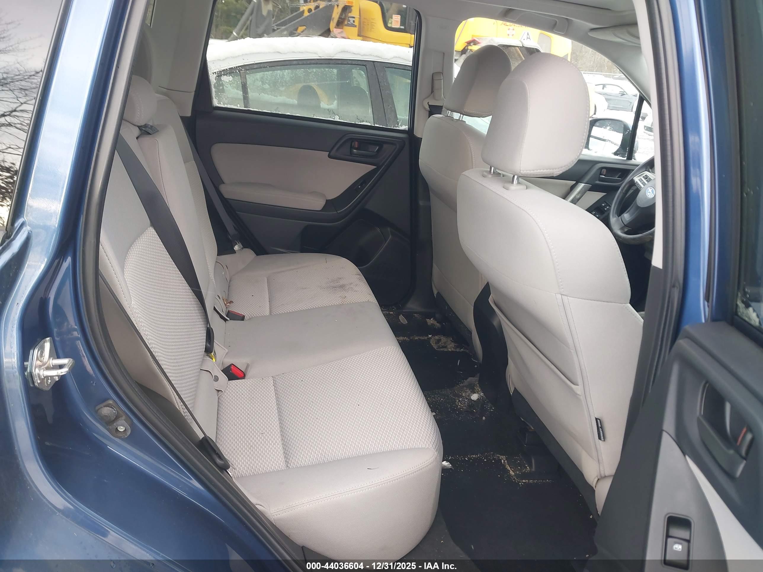 SUBARU FORESTER image 8