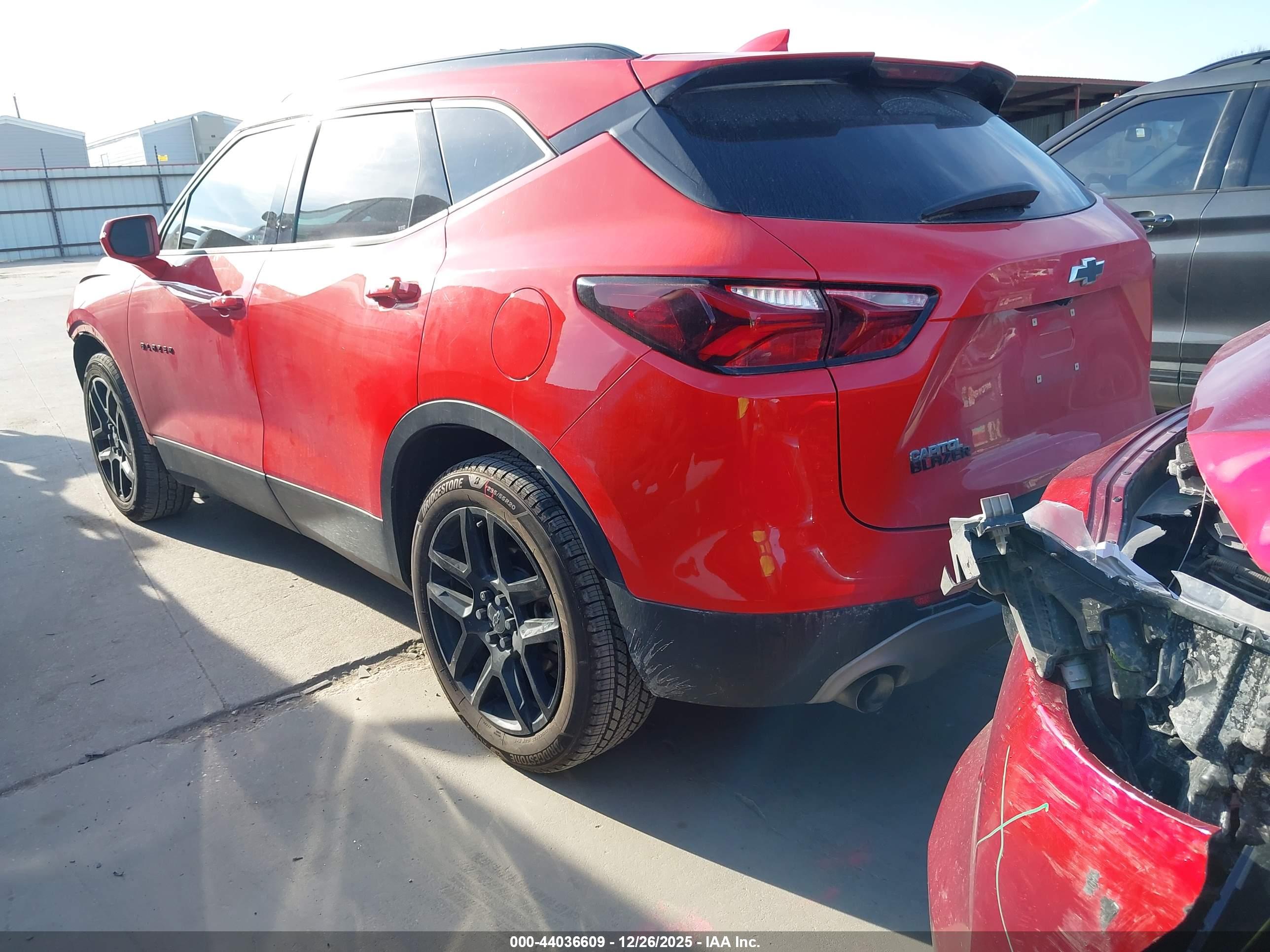 CHEVROLET BLAZER image 3