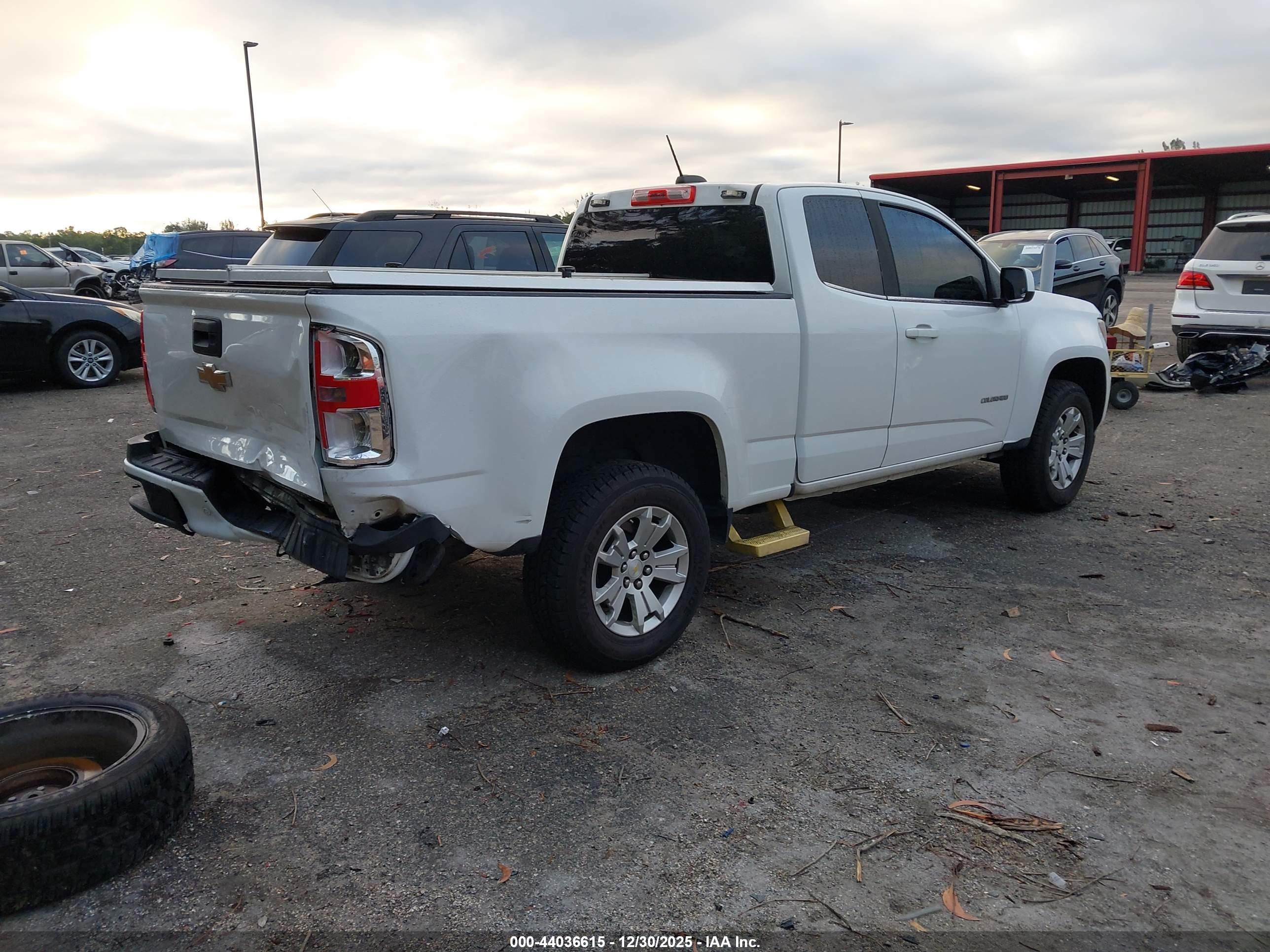 CHEVROLET COLORADO image 4
