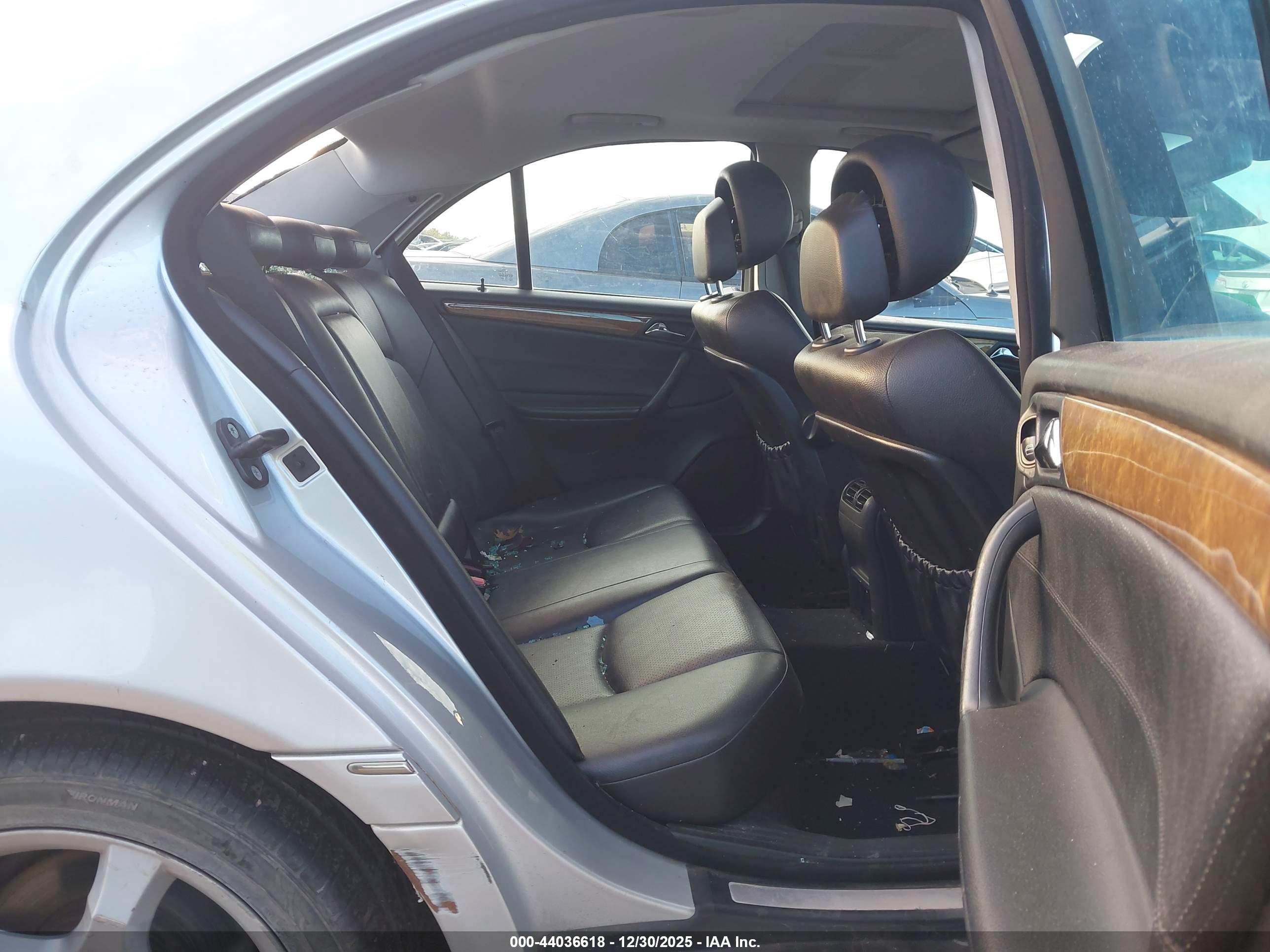 MERCEDES-BENZ C image 8