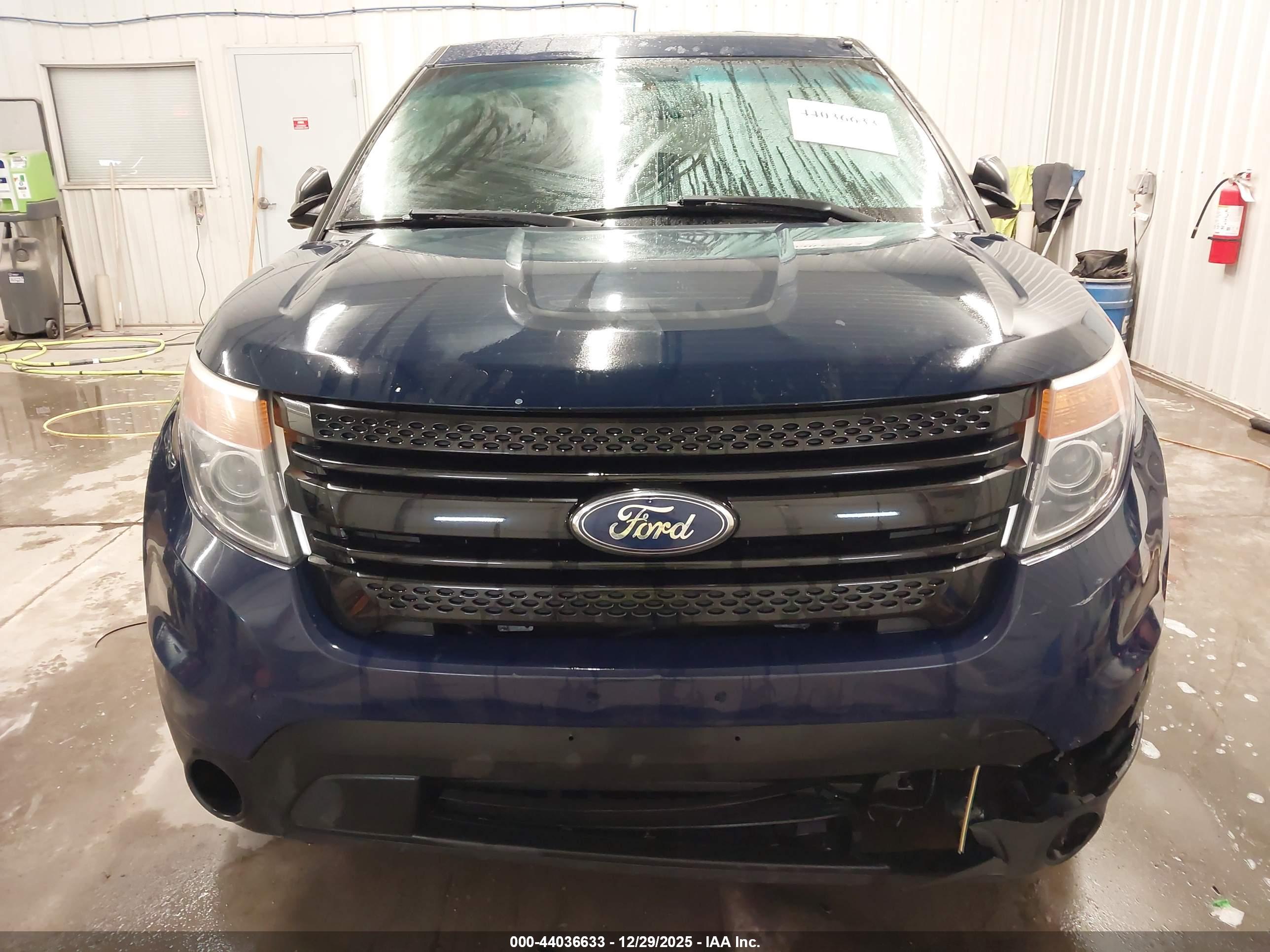 FORD UTILITY image 6