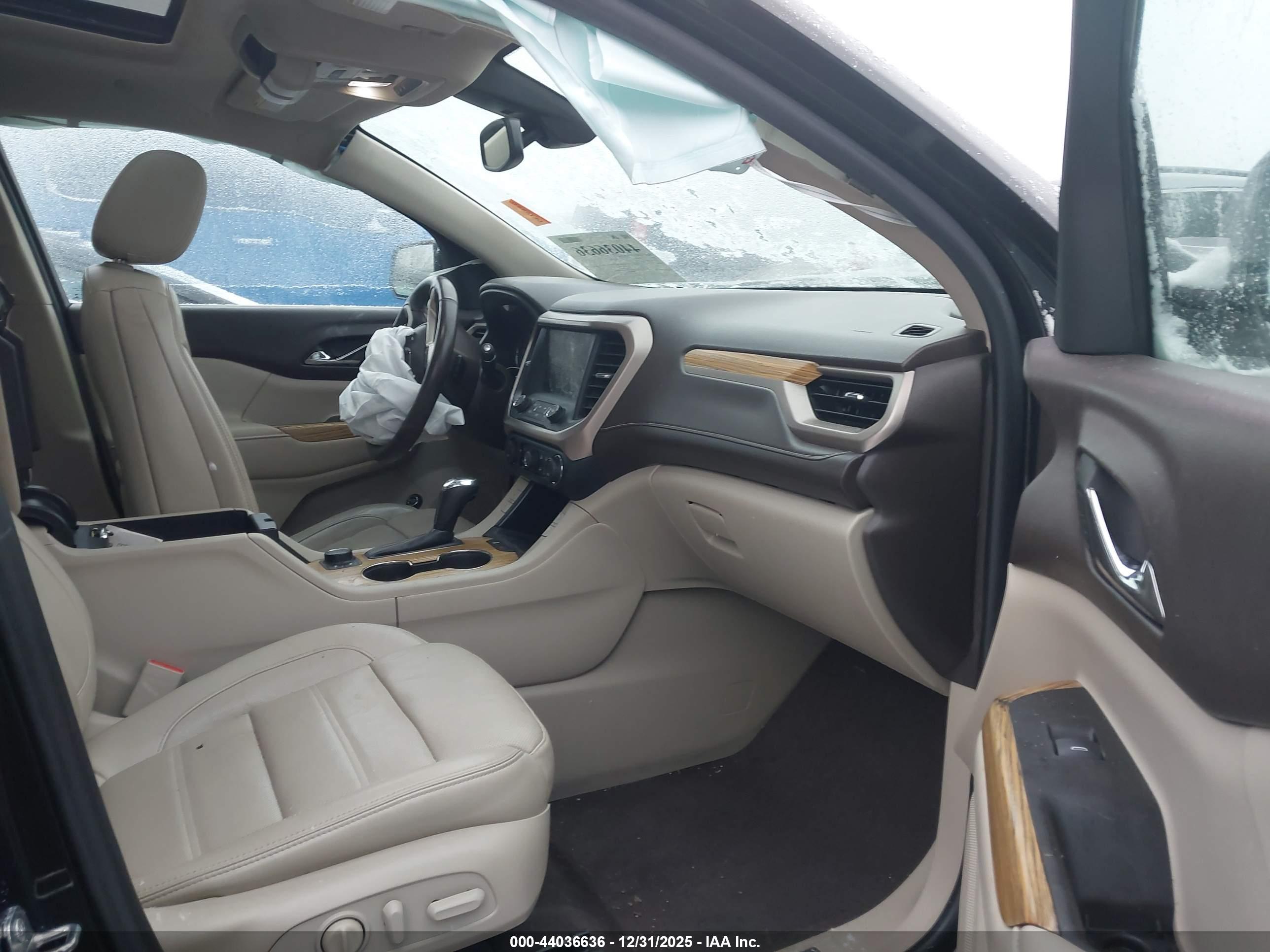 GMC ACADIA image 5