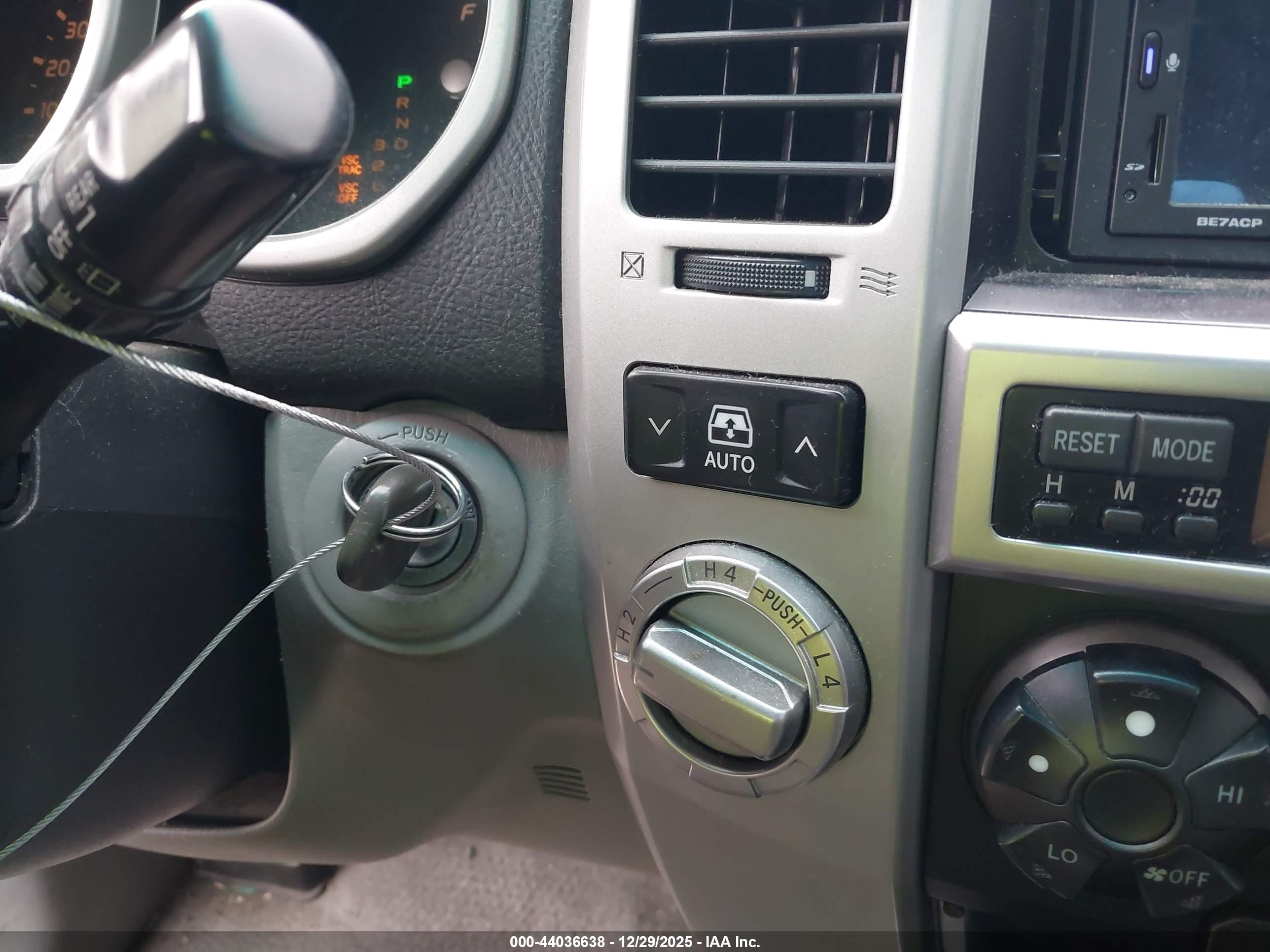 TOYOTA 4RUNNER image 11