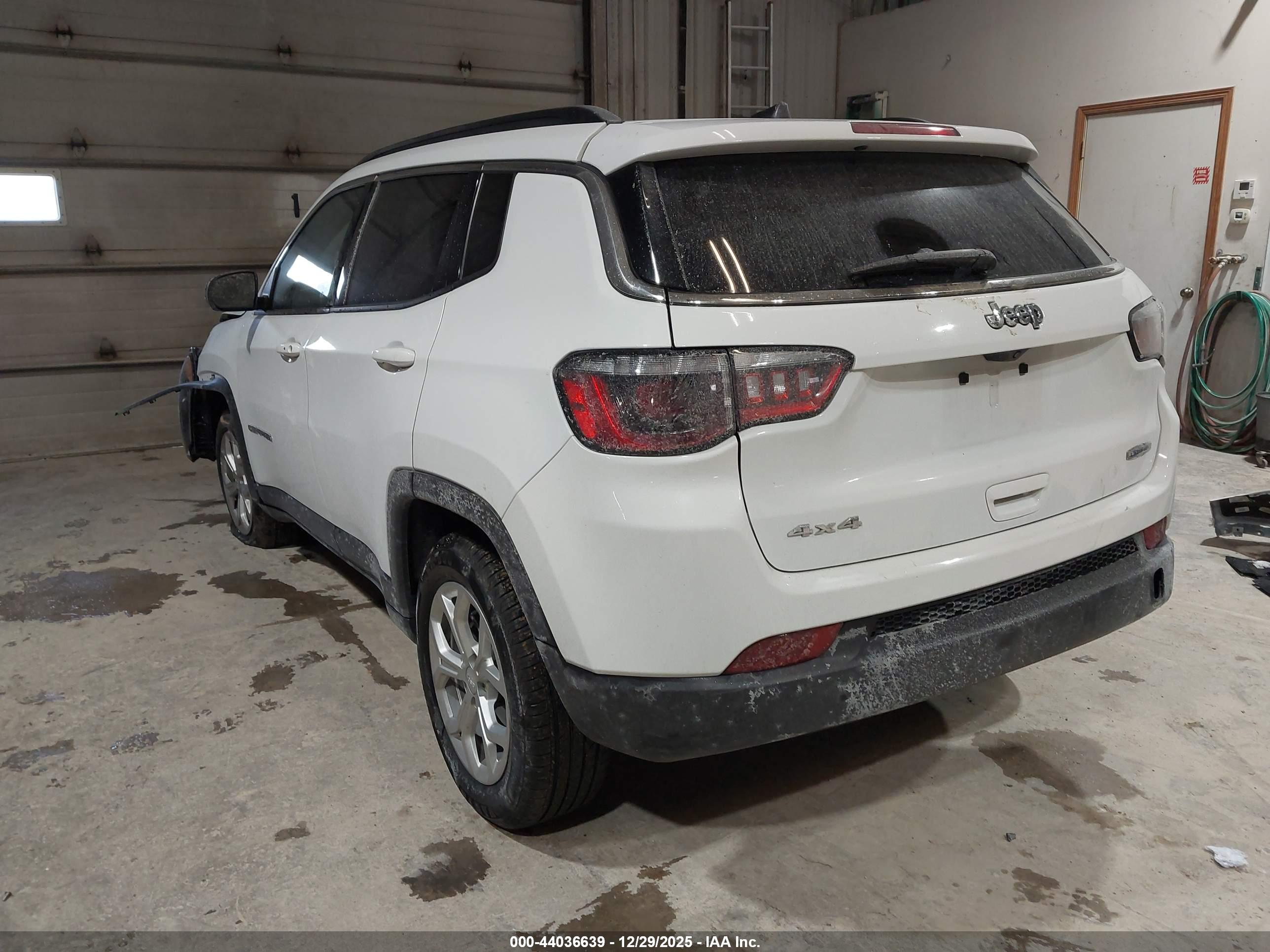 JEEP COMPASS image 3