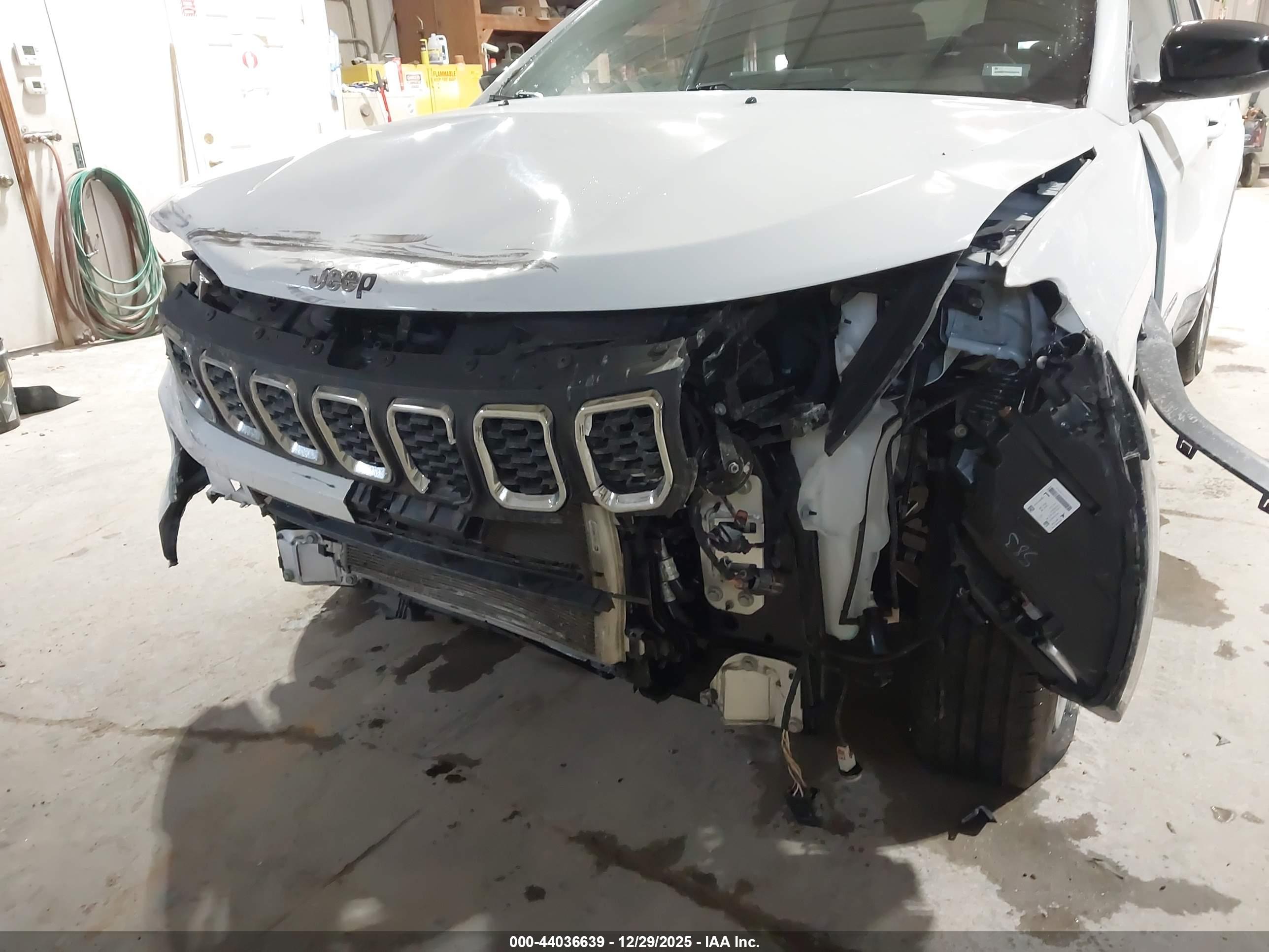 JEEP COMPASS image 6