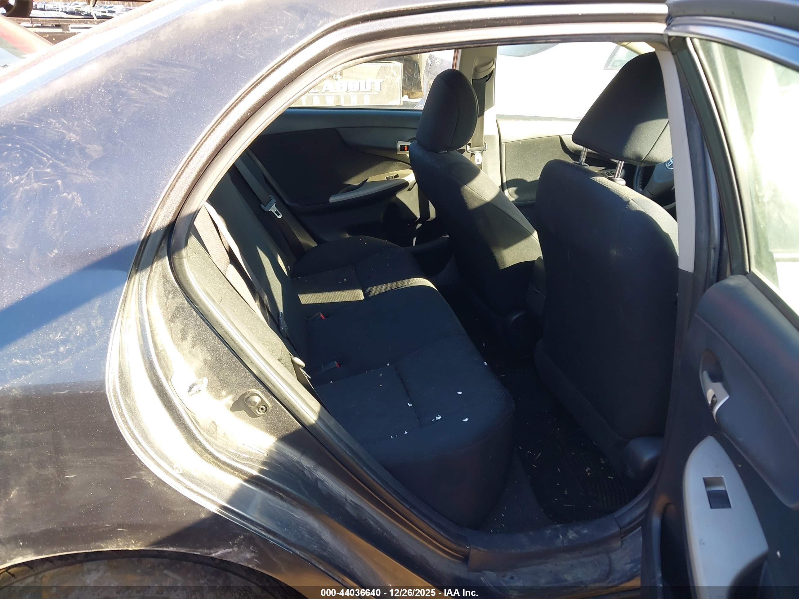 TOYOTA COROLLA image 8