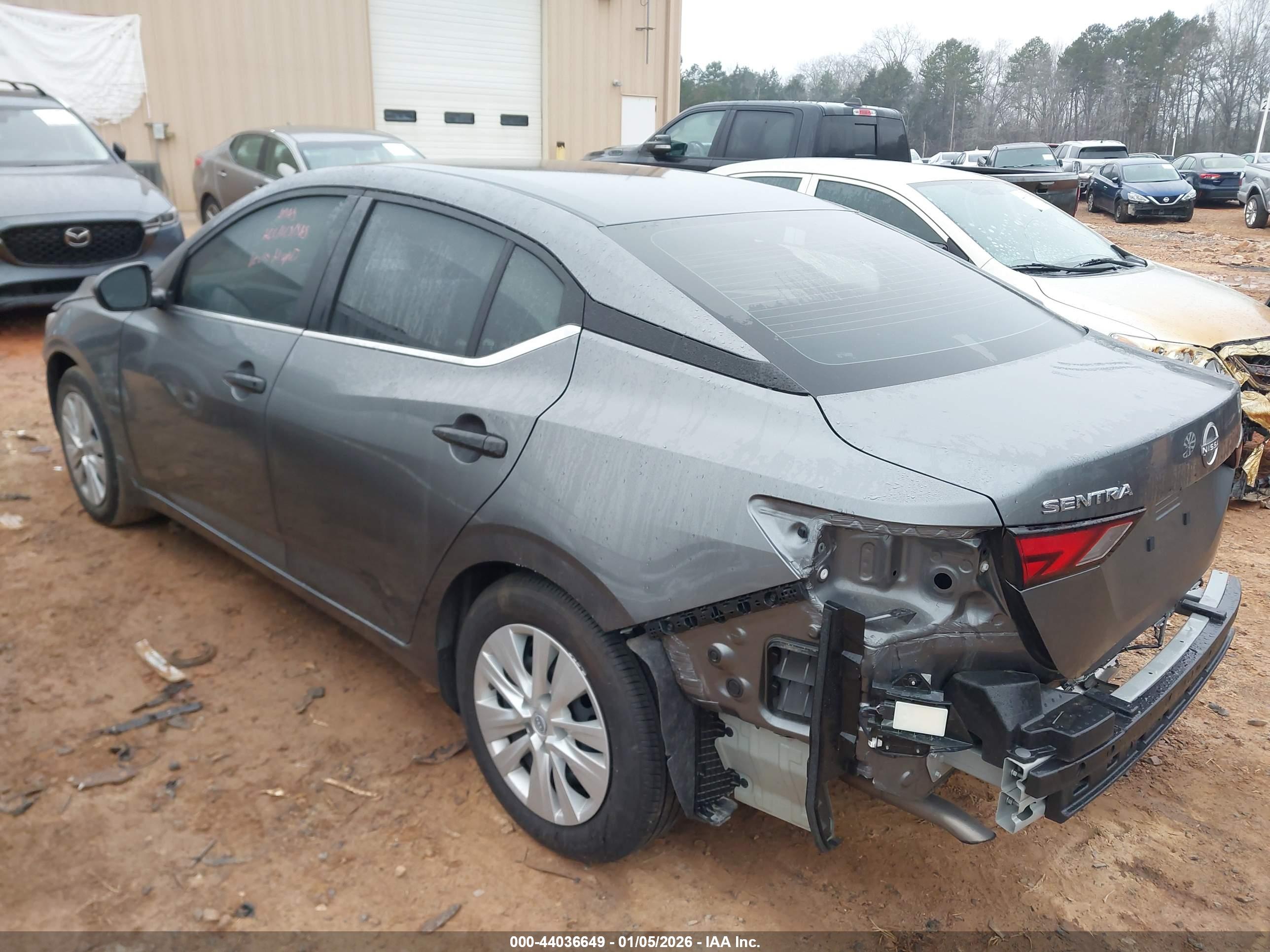 NISSAN SENTRA image 3