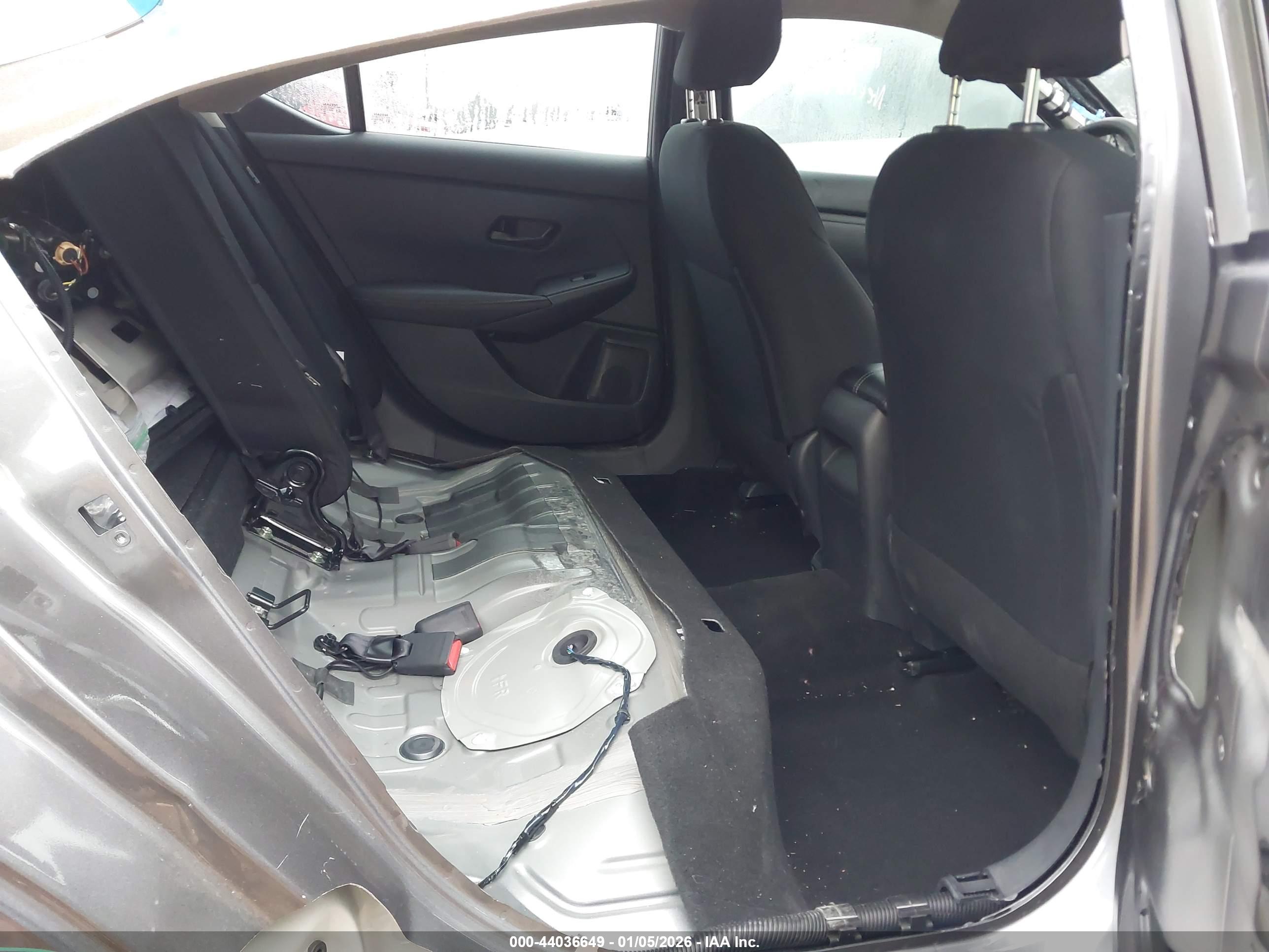 NISSAN SENTRA image 8