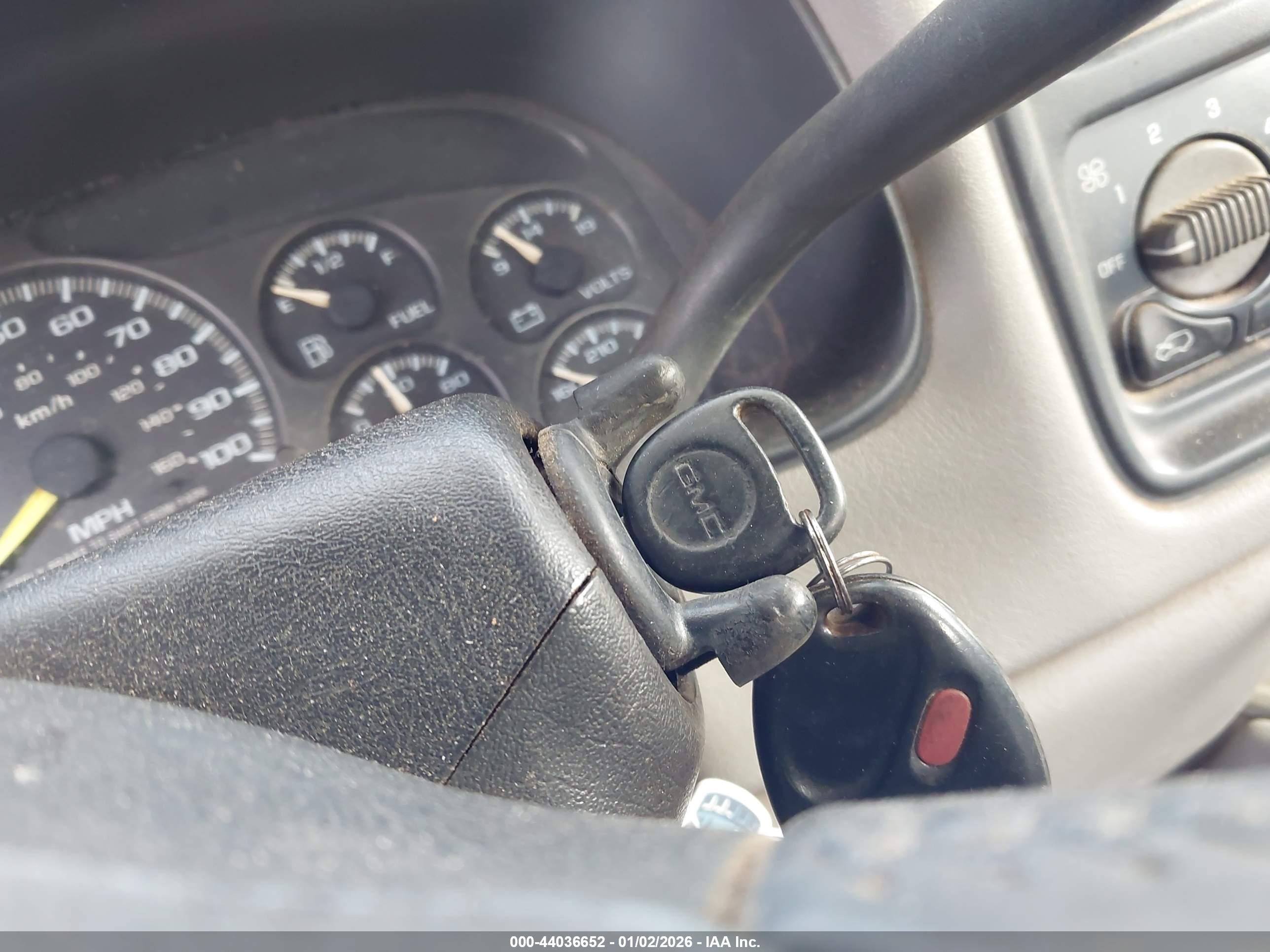 GMC SIERRA image 11