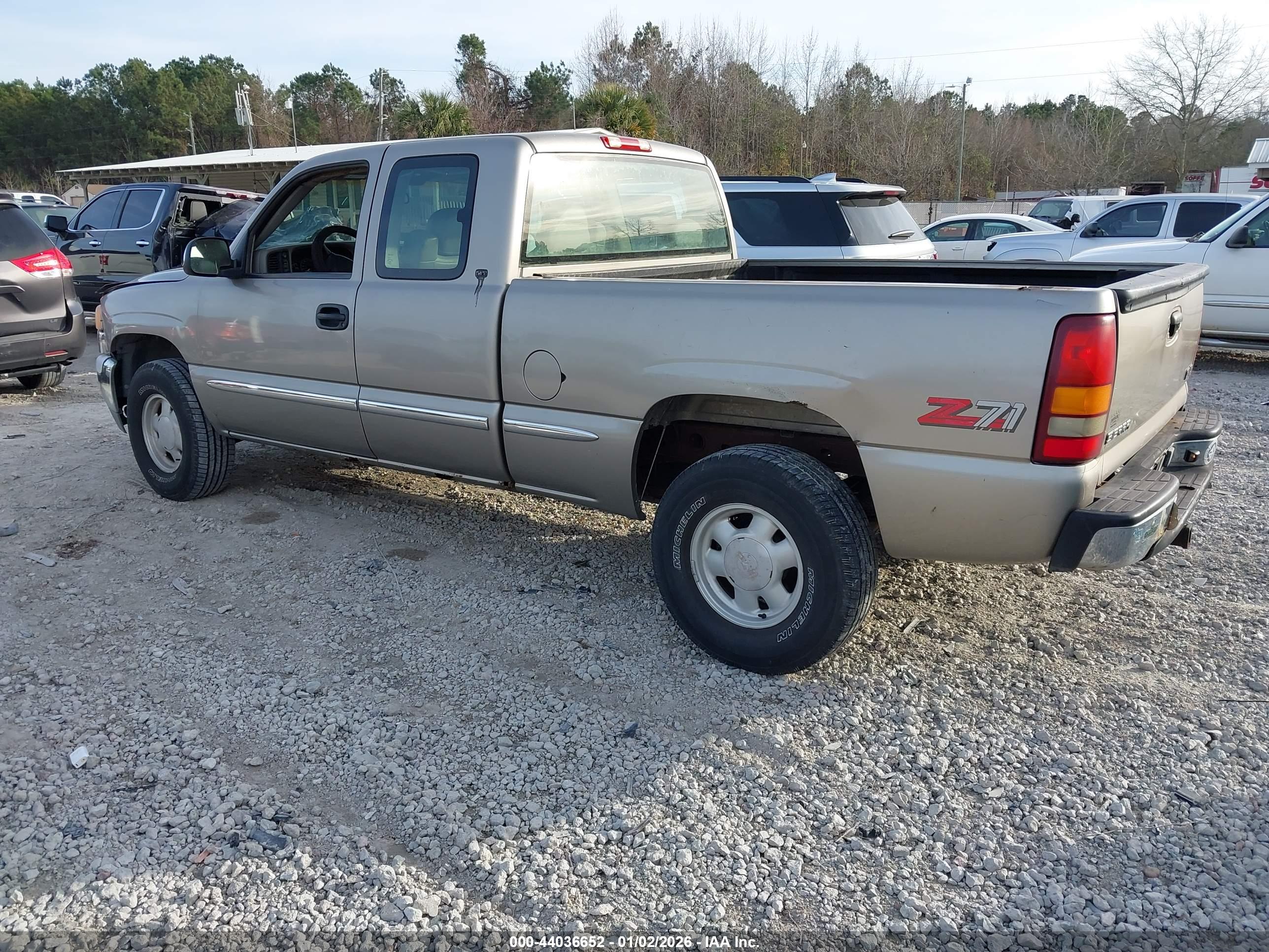 GMC SIERRA image 3