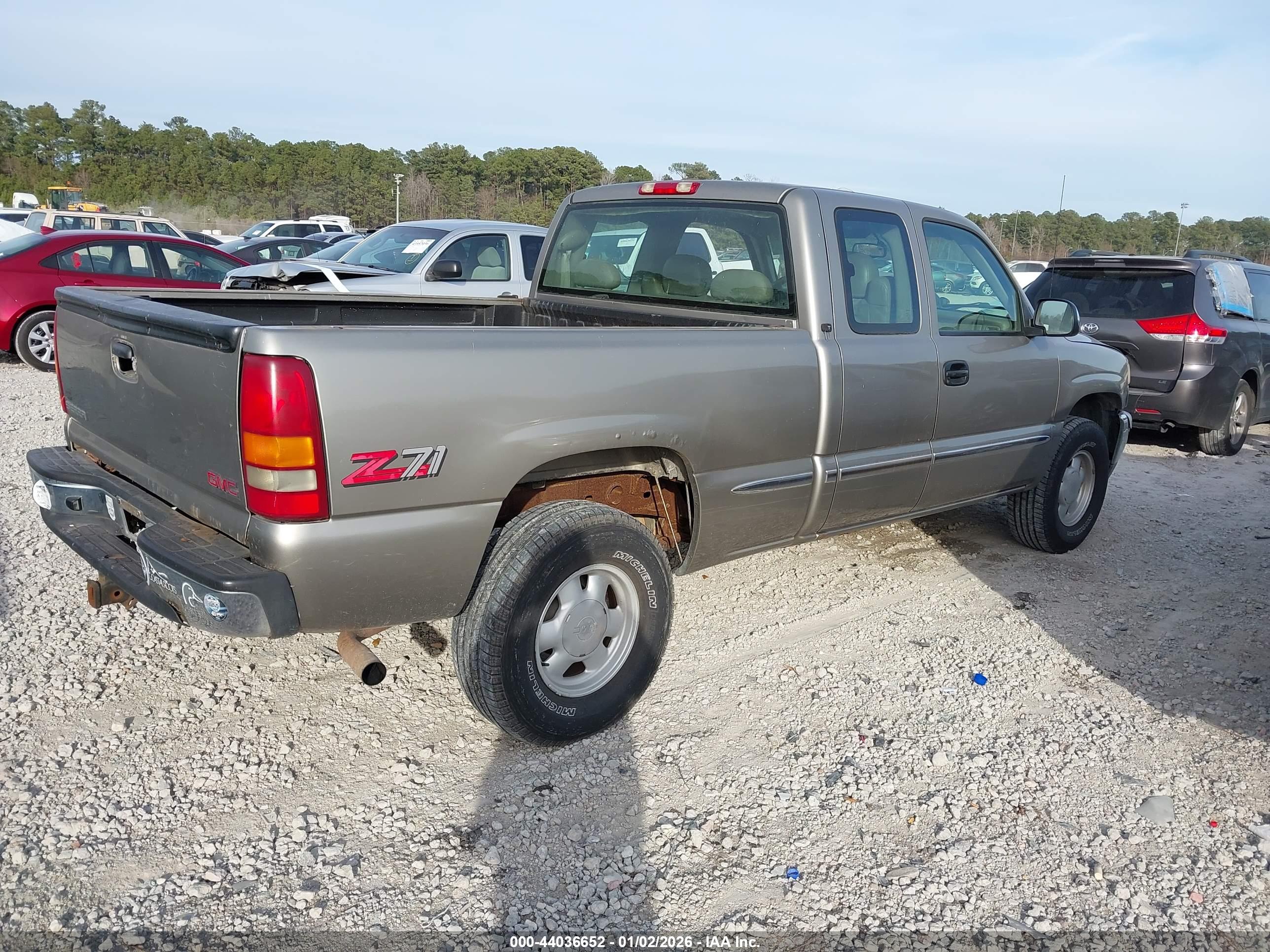 GMC SIERRA image 4