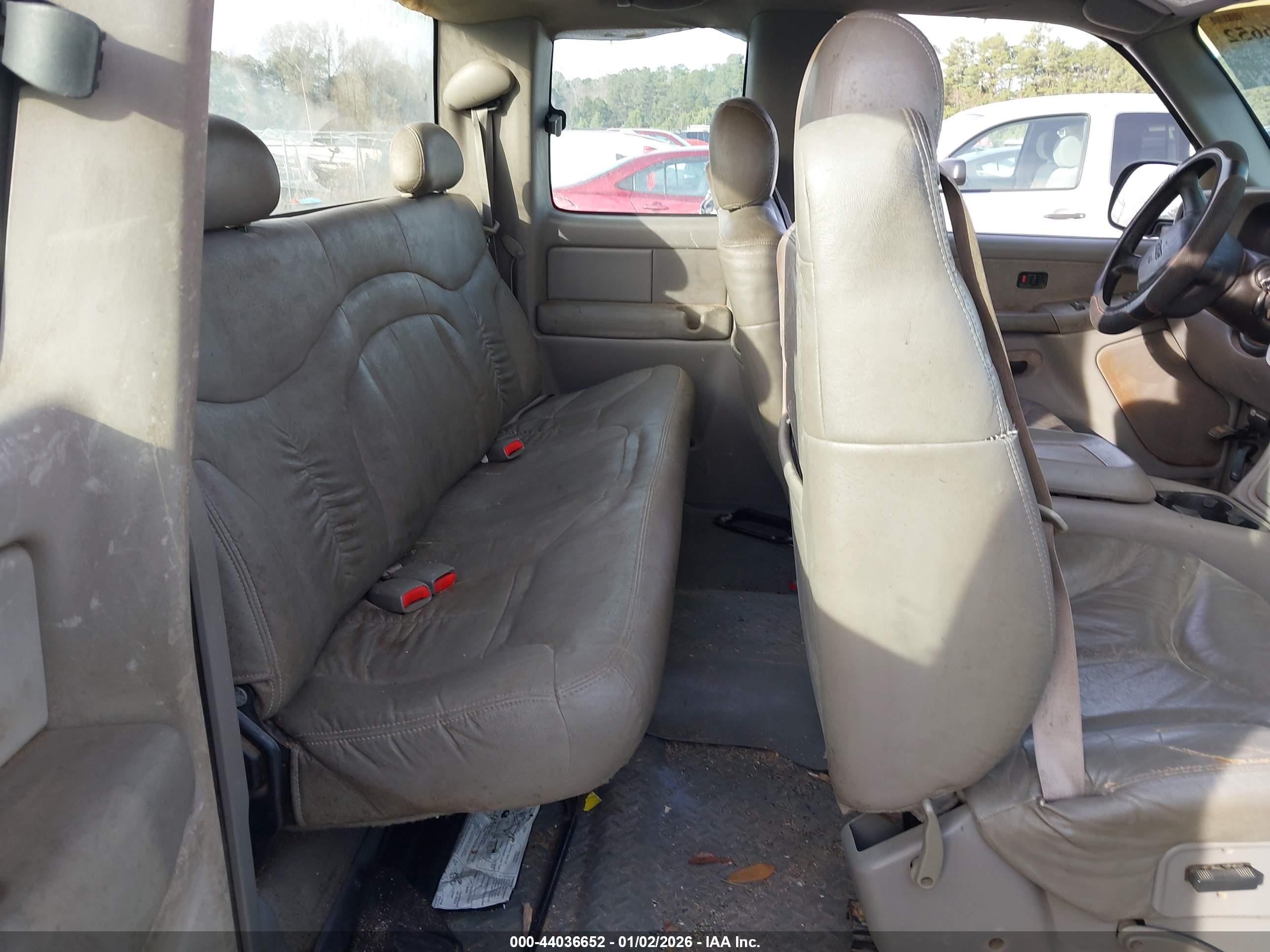 GMC SIERRA image 8
