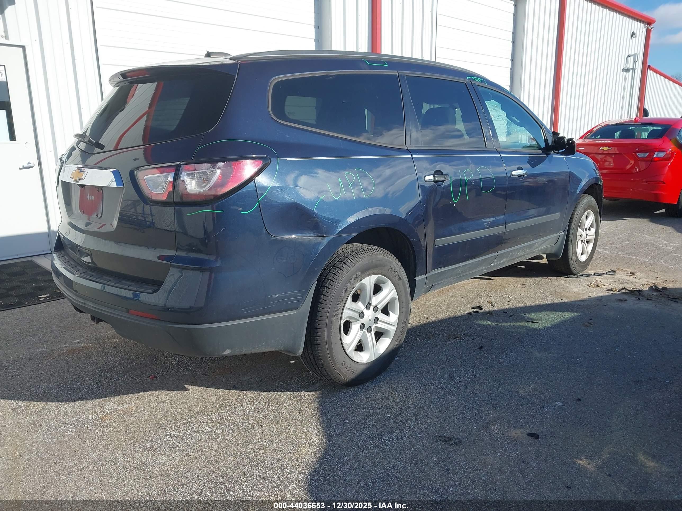 CHEVROLET TRAVERSE image 4