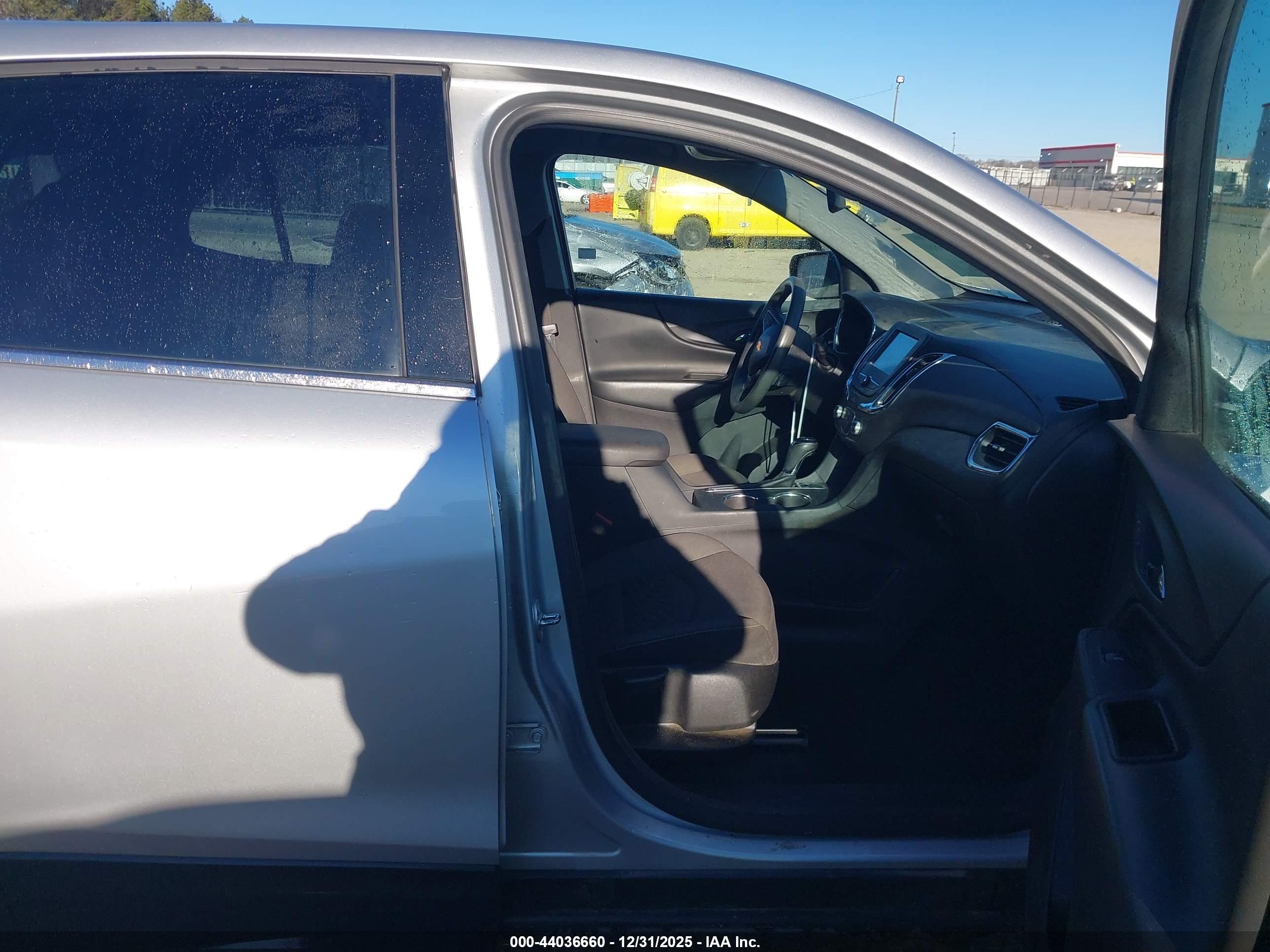 CHEVROLET EQUINOX image 5