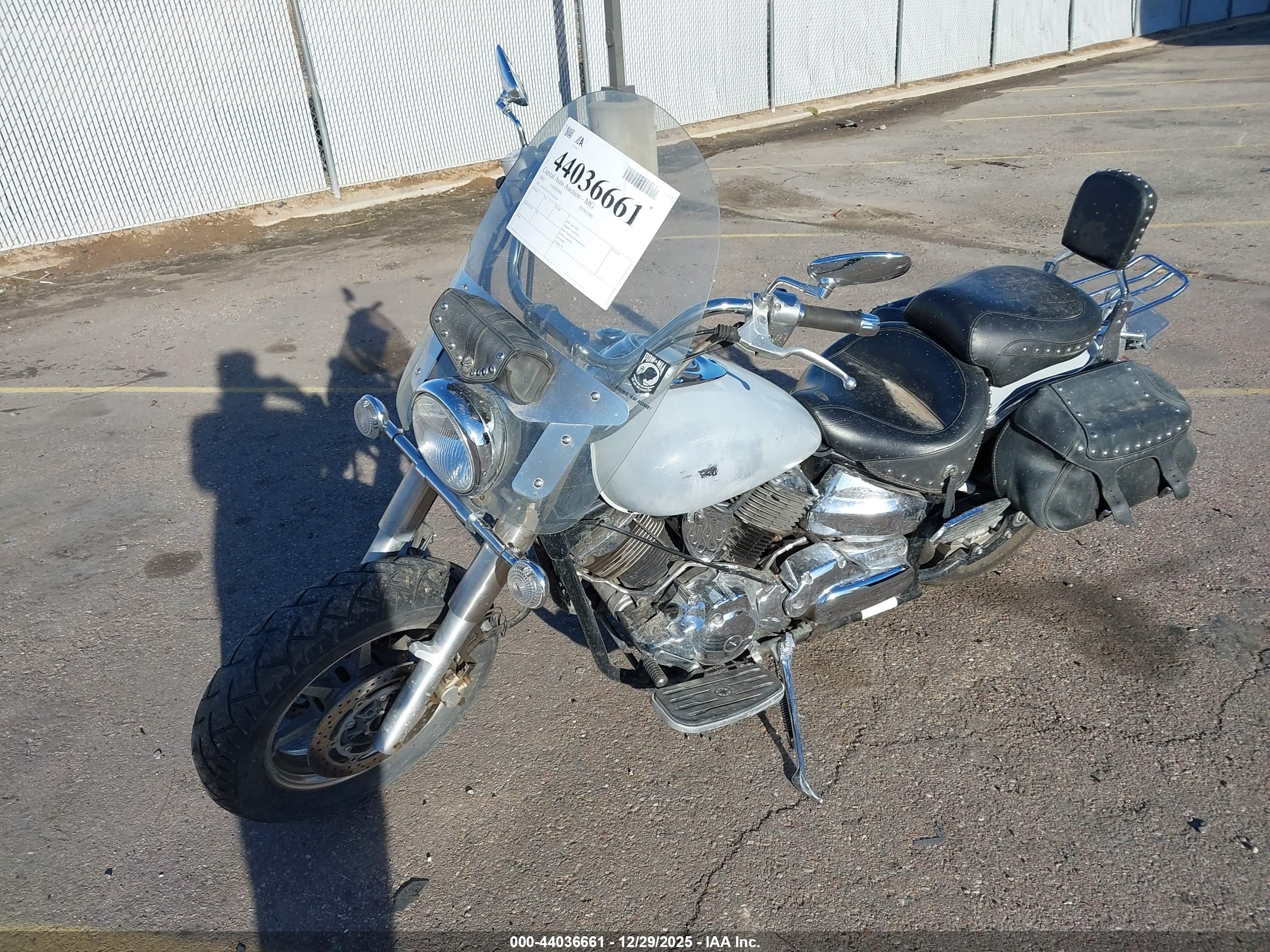 YAMAHA XVS1100 image 2