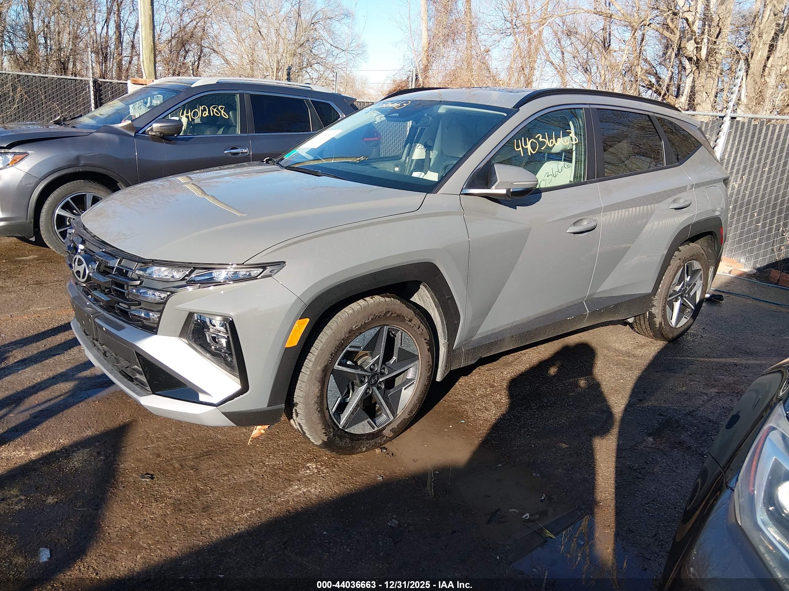 HYUNDAI TUCSON image 2