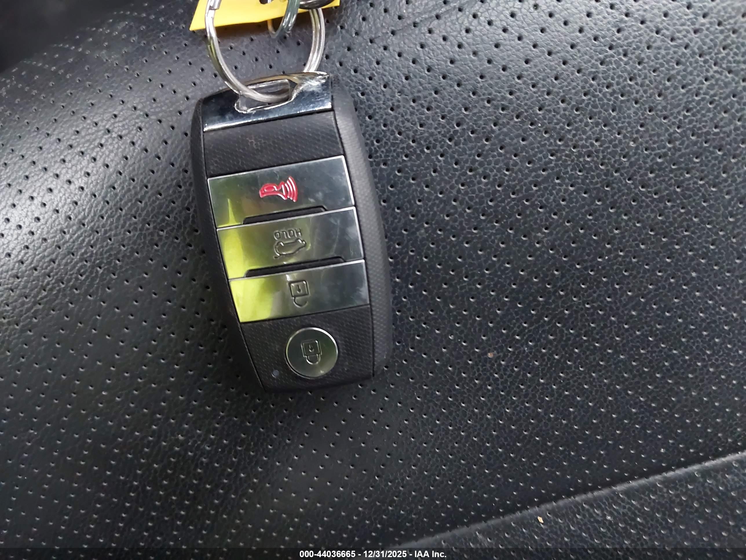 KIA SORENTO image 11