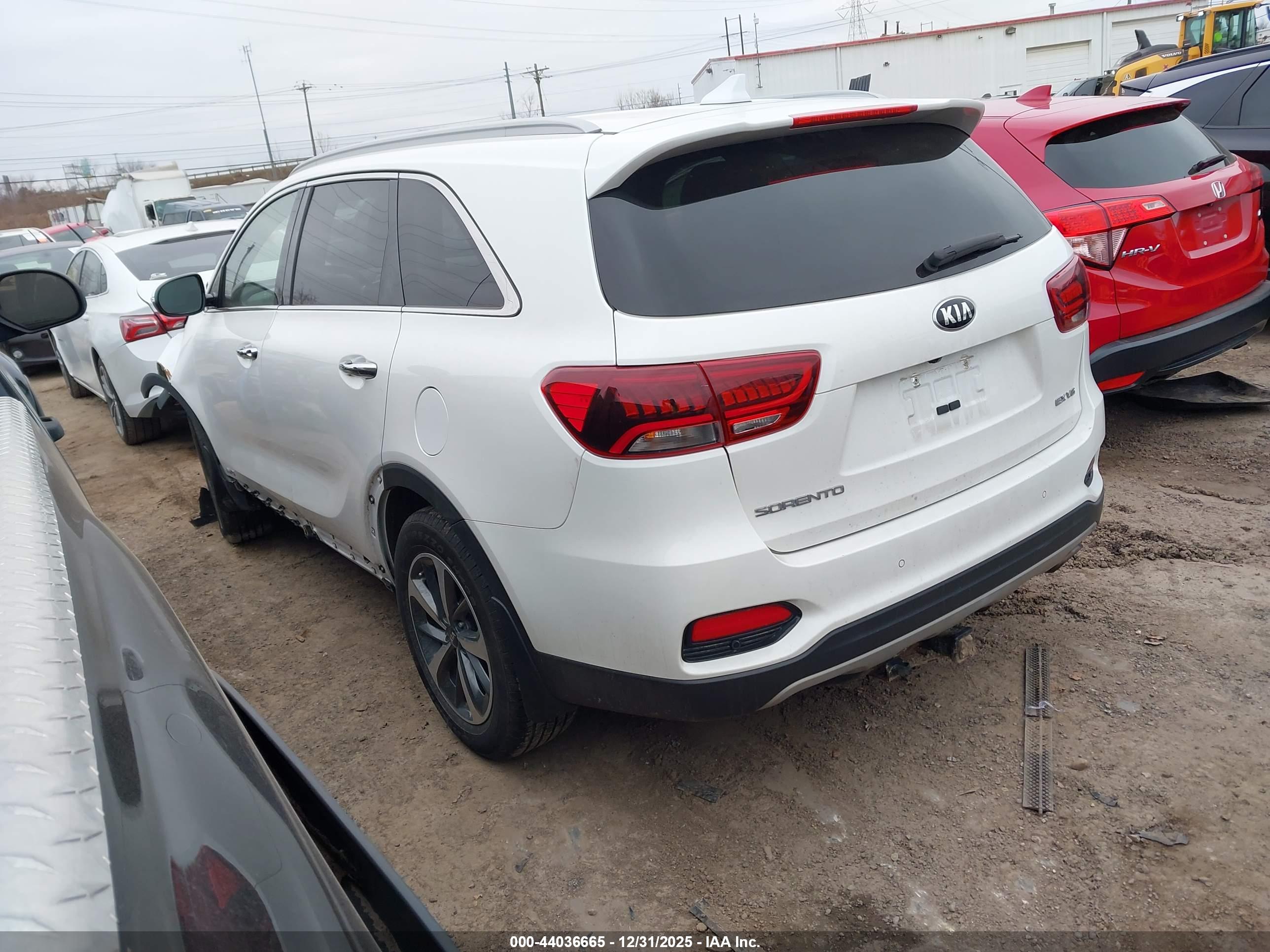 KIA SORENTO image 3