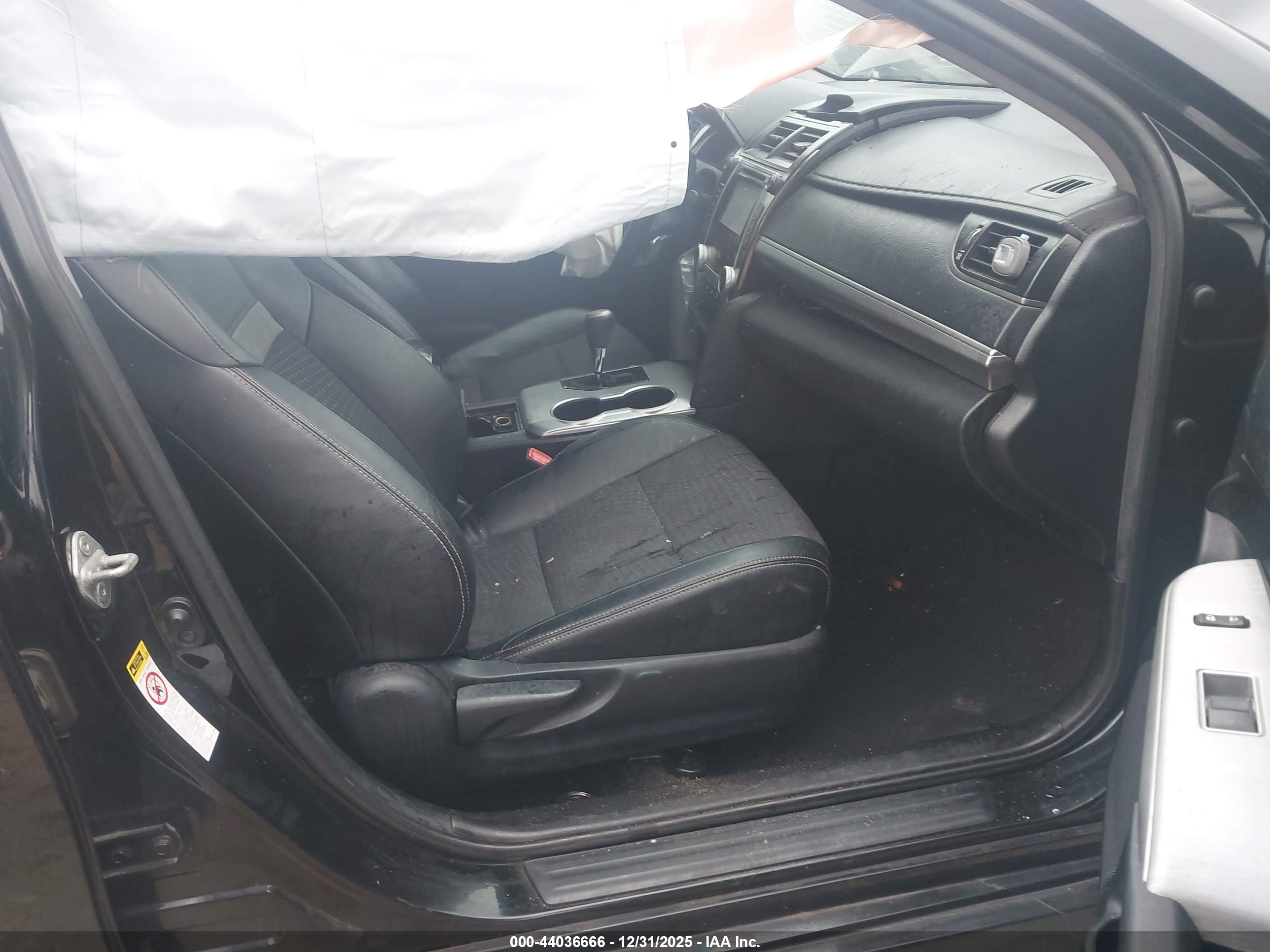 TOYOTA CAMRY image 5