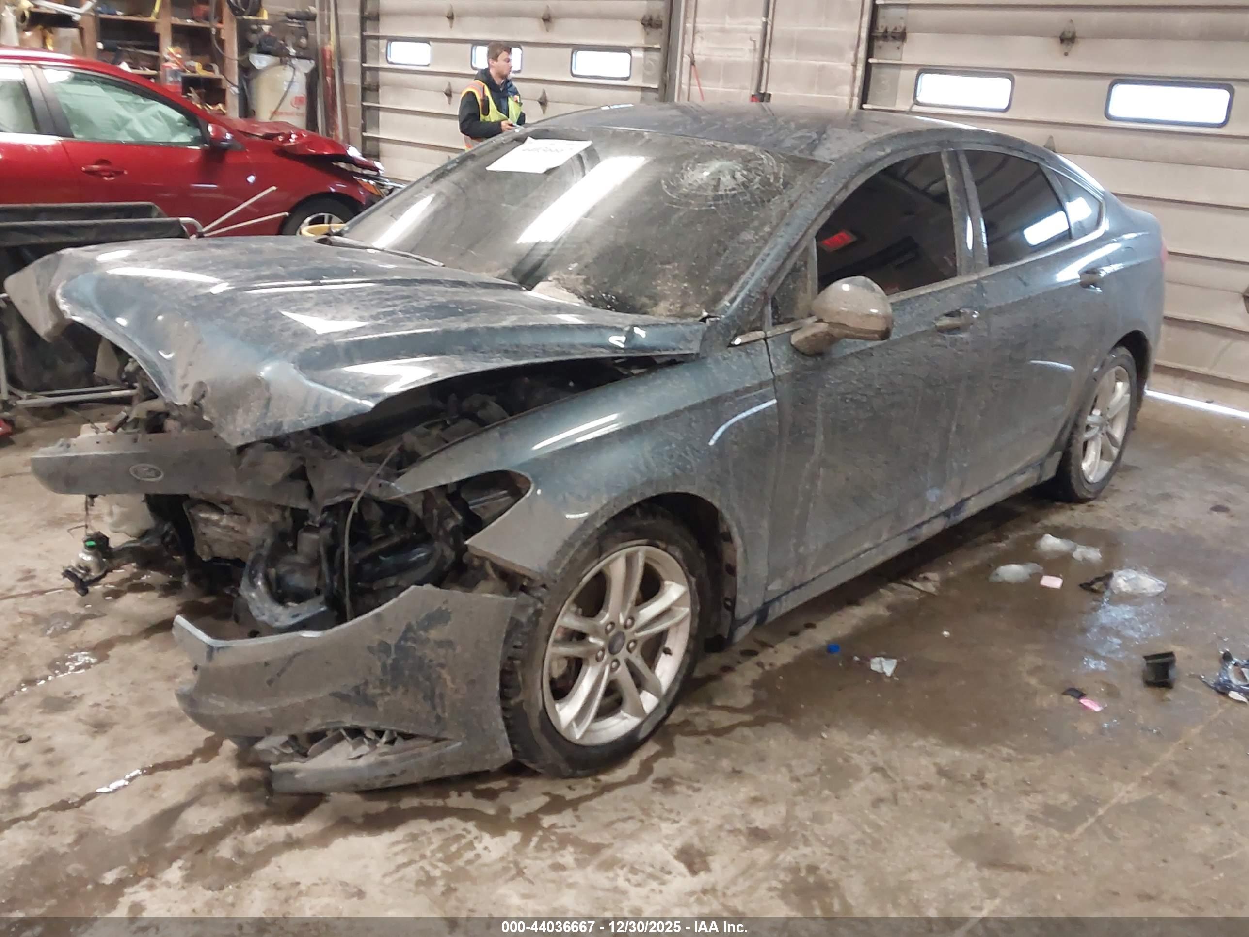 FORD FUSION image 2