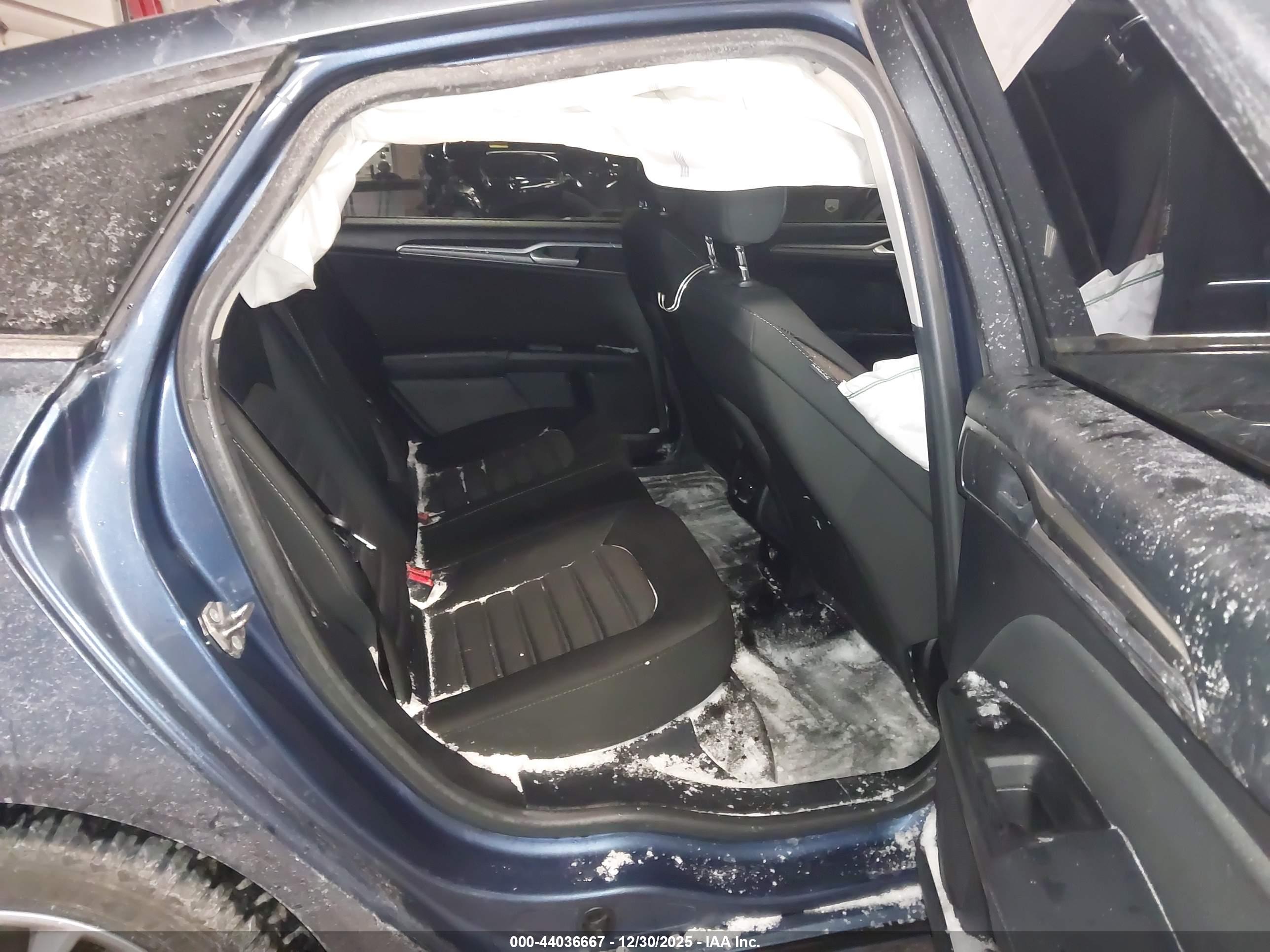 FORD FUSION image 8