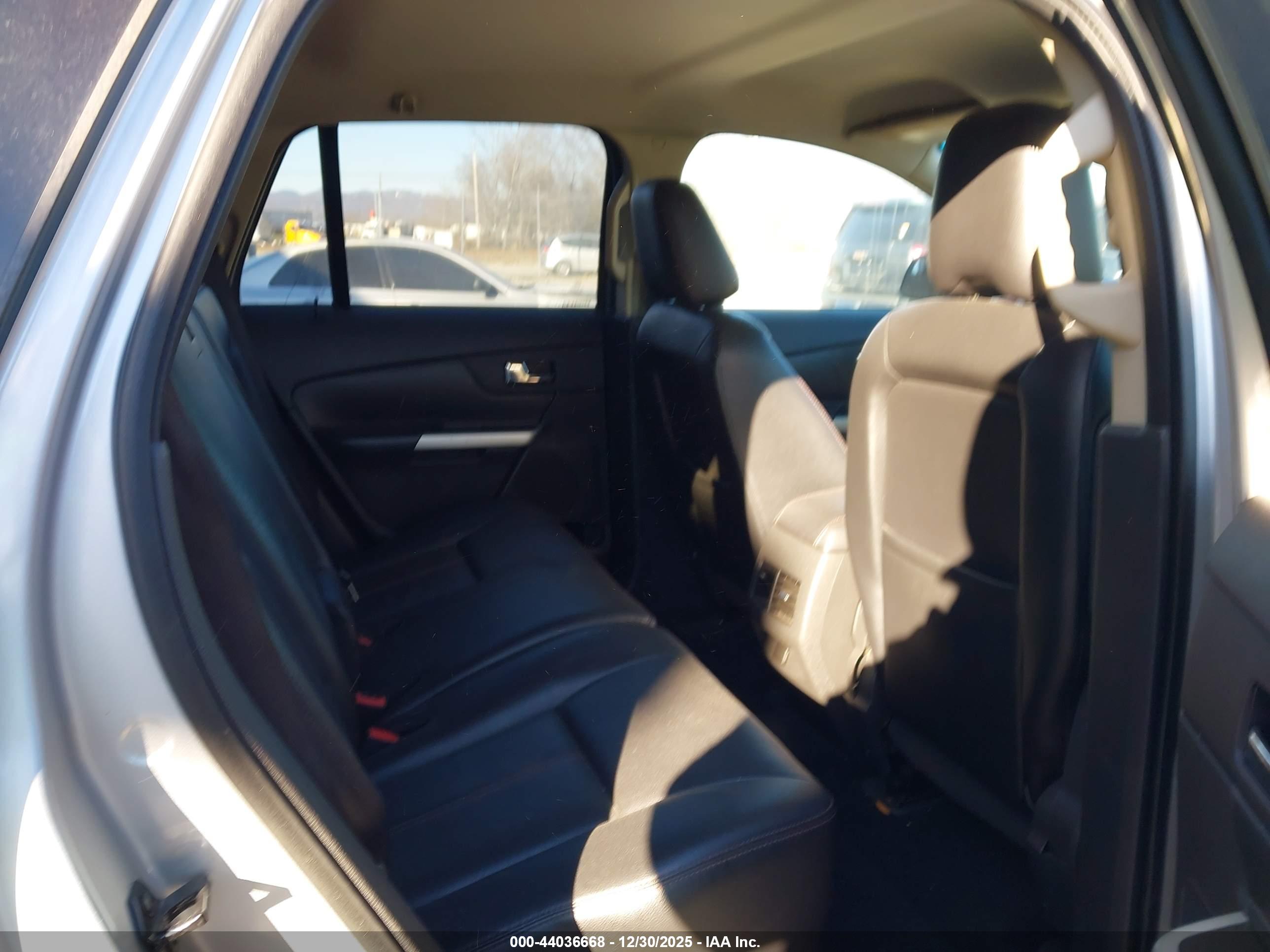 FORD EDGE image 8