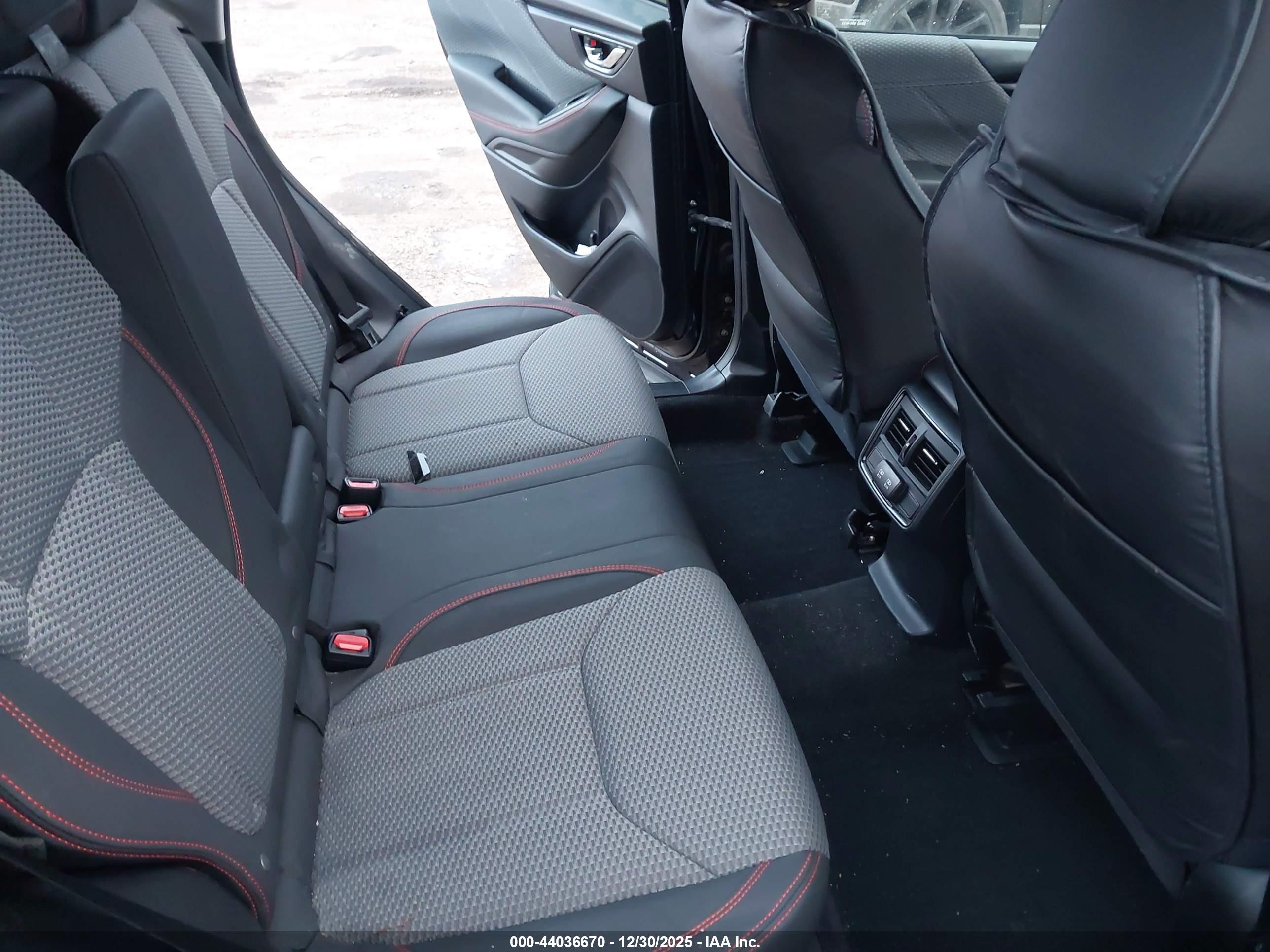 SUBARU FORESTER image 8