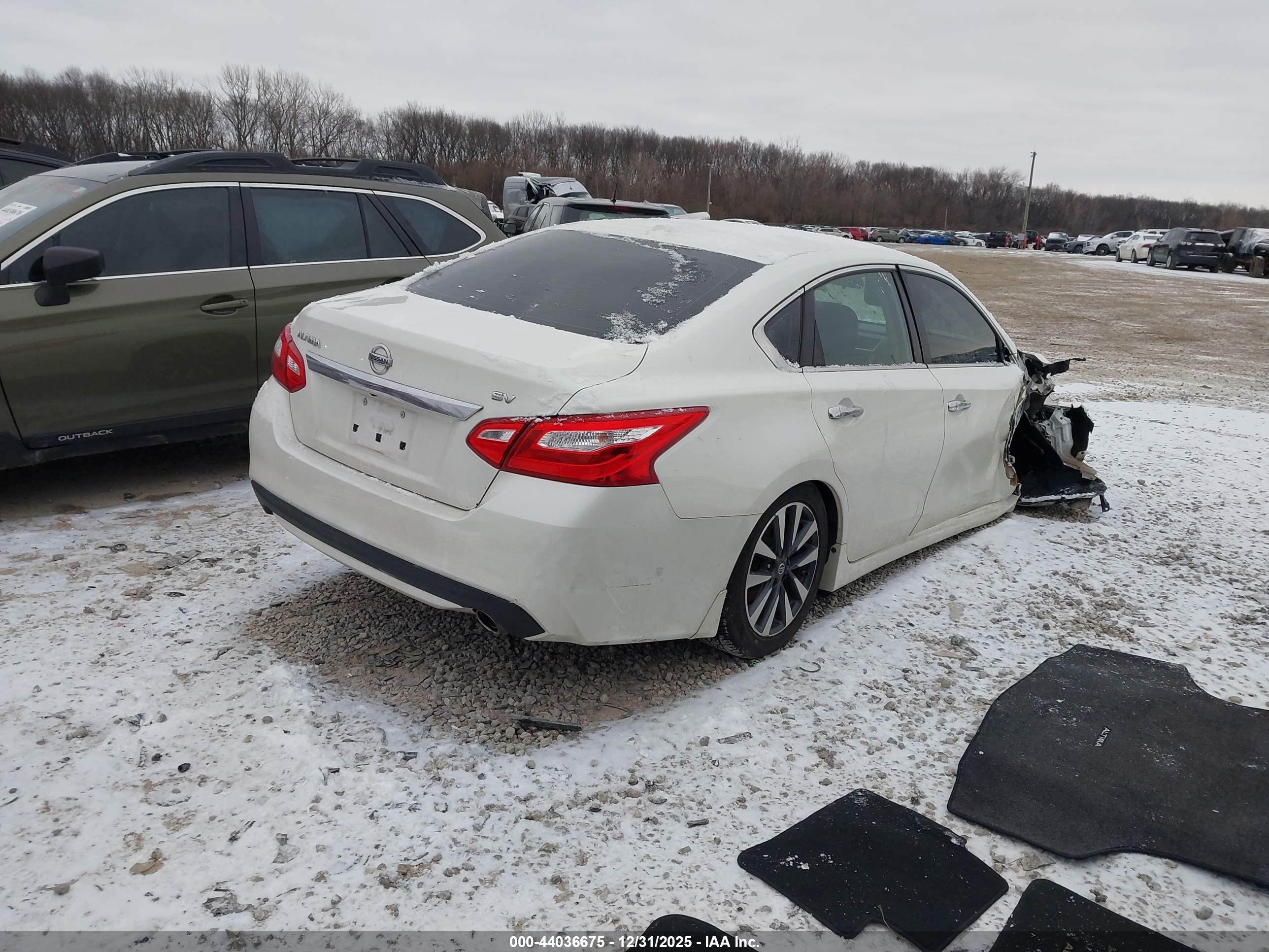 NISSAN ALTIMA image 4
