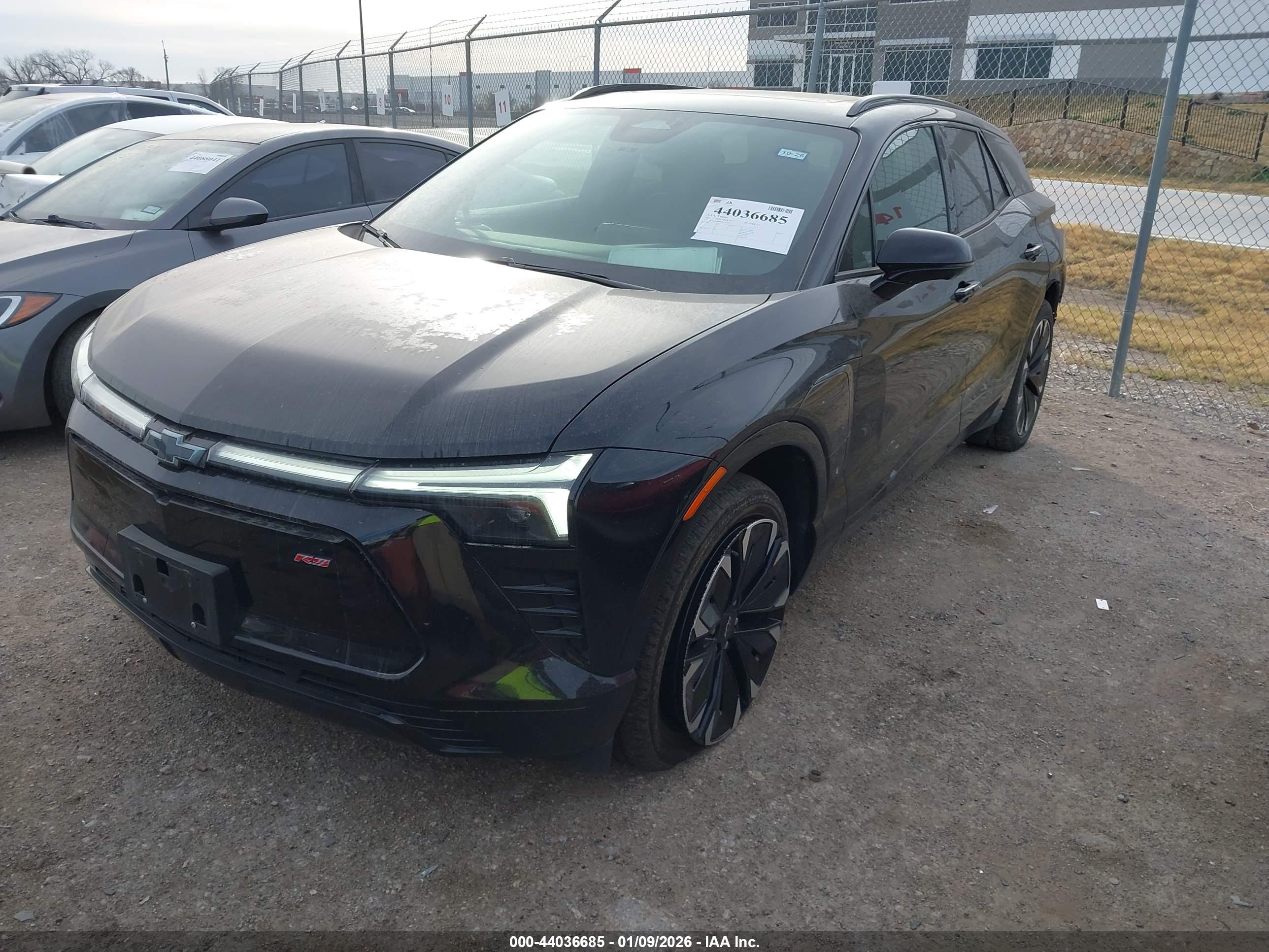CHEVROLET BLAZER image 2
