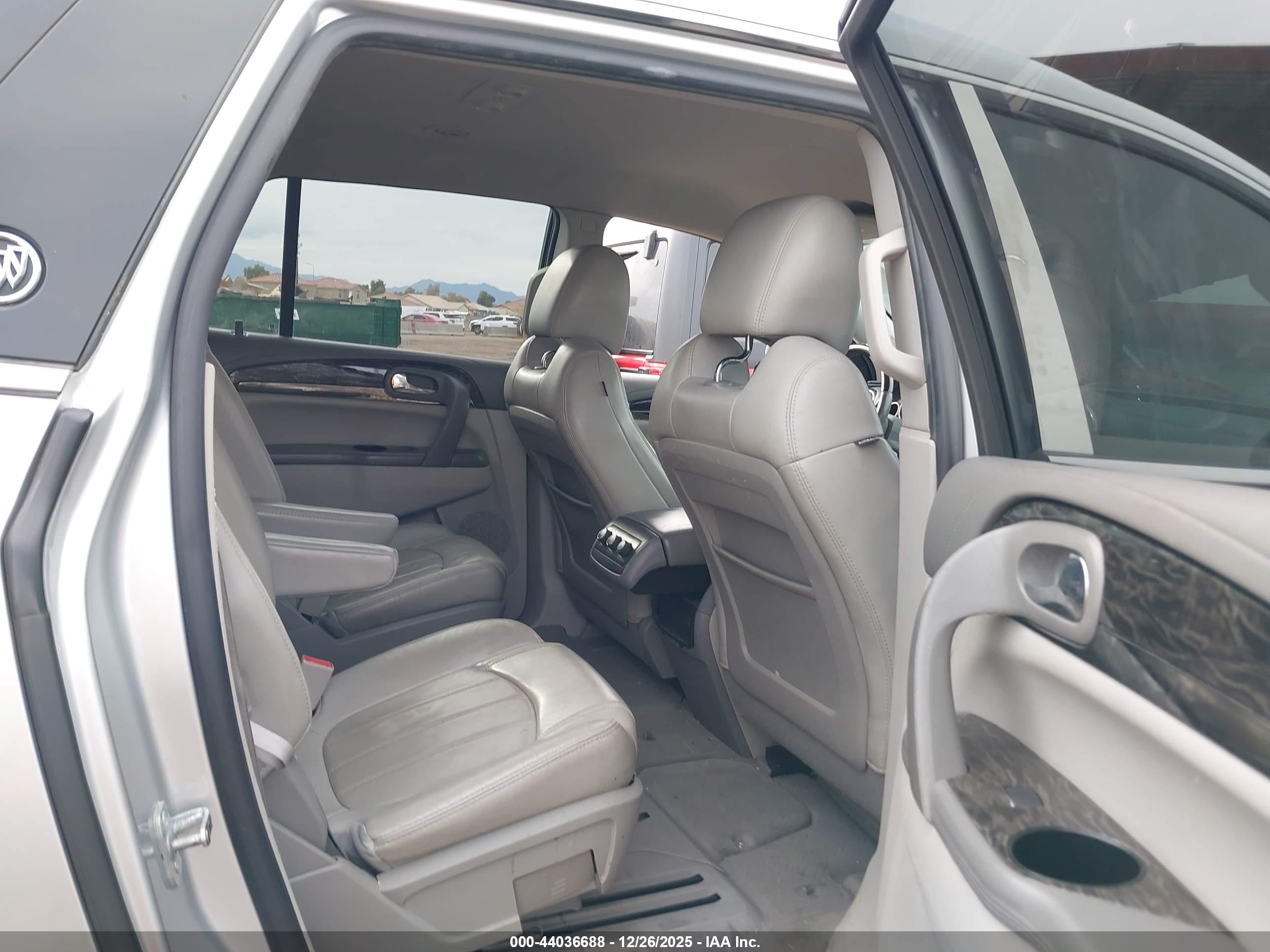 BUICK ENCLAVE image 8