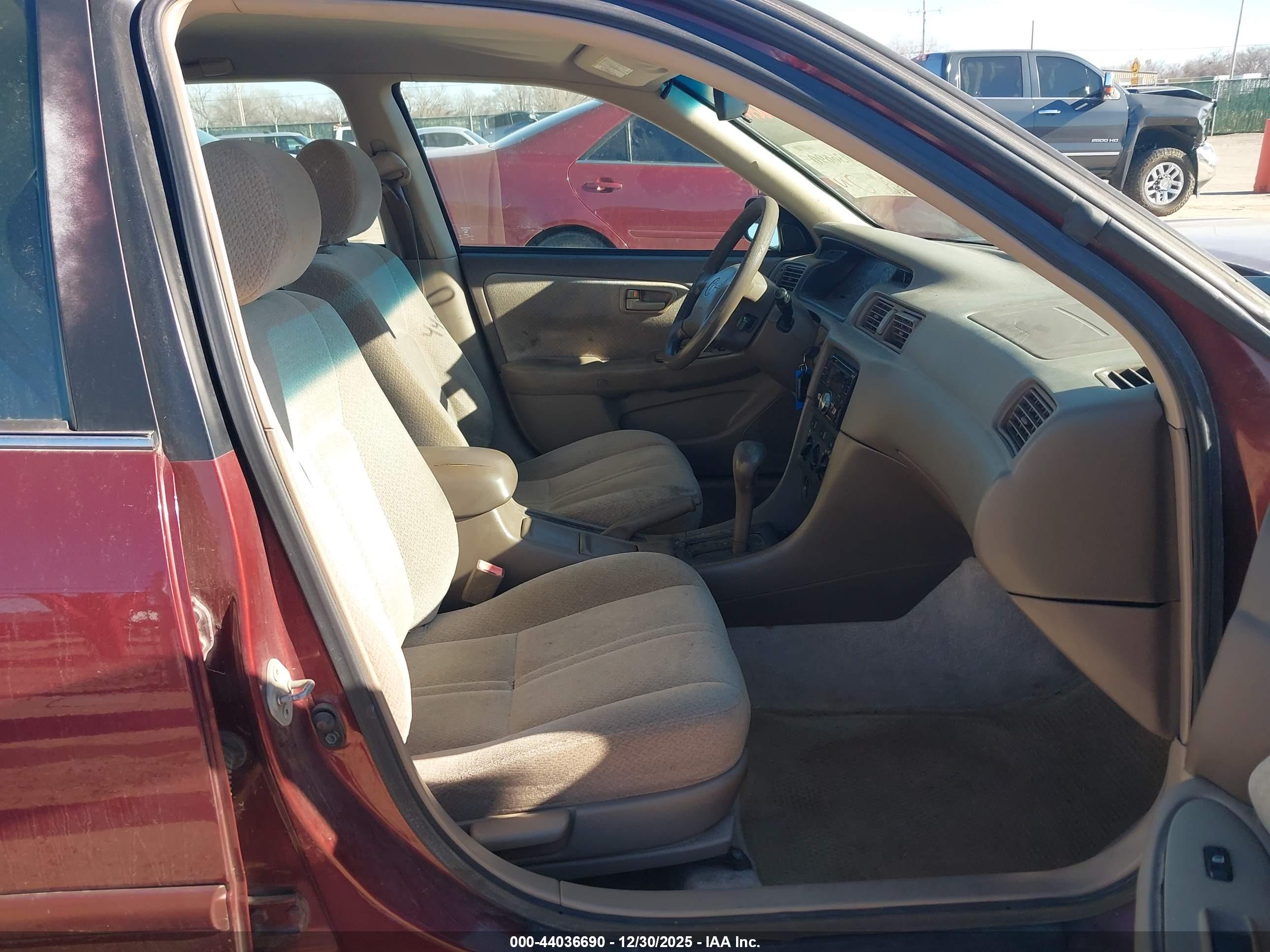 TOYOTA CAMRY image 5