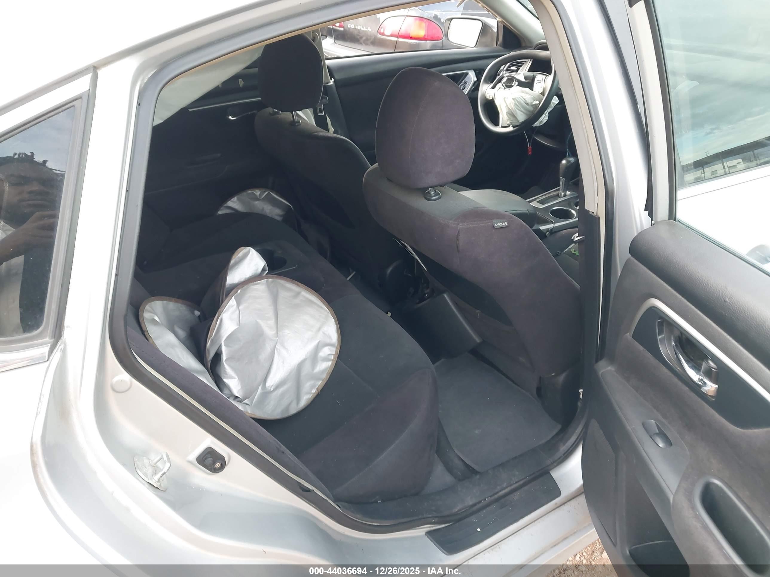 NISSAN ALTIMA image 8