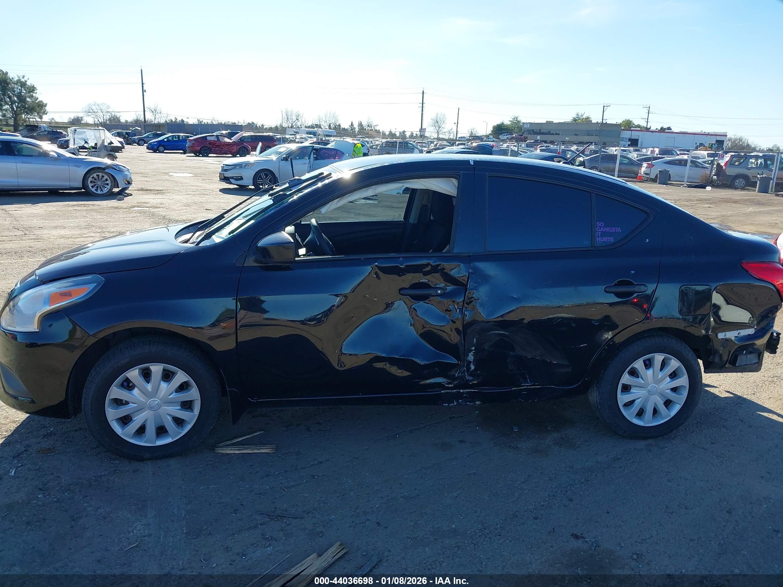 NISSAN VERSA image 6