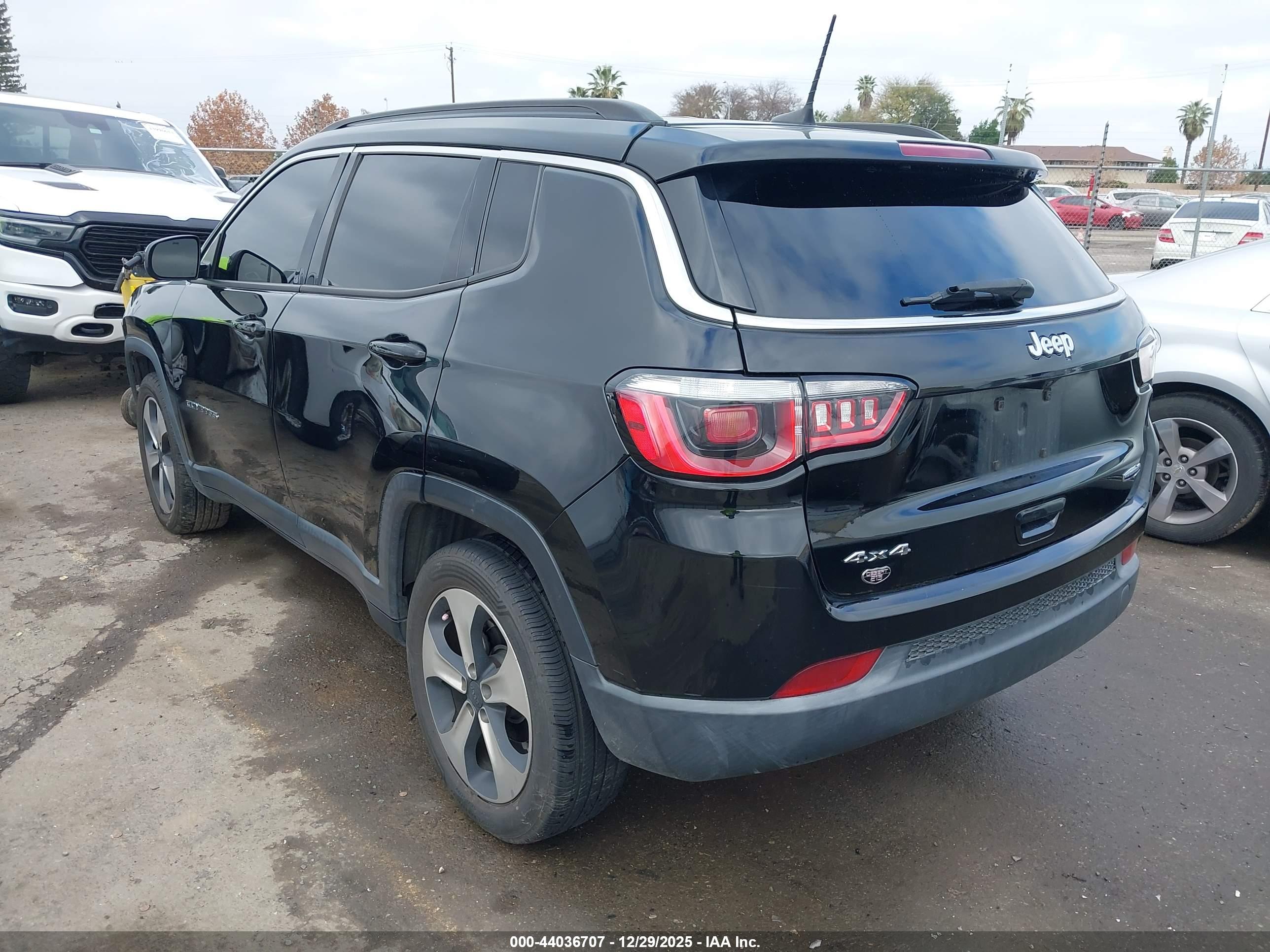 JEEP COMPASS image 3