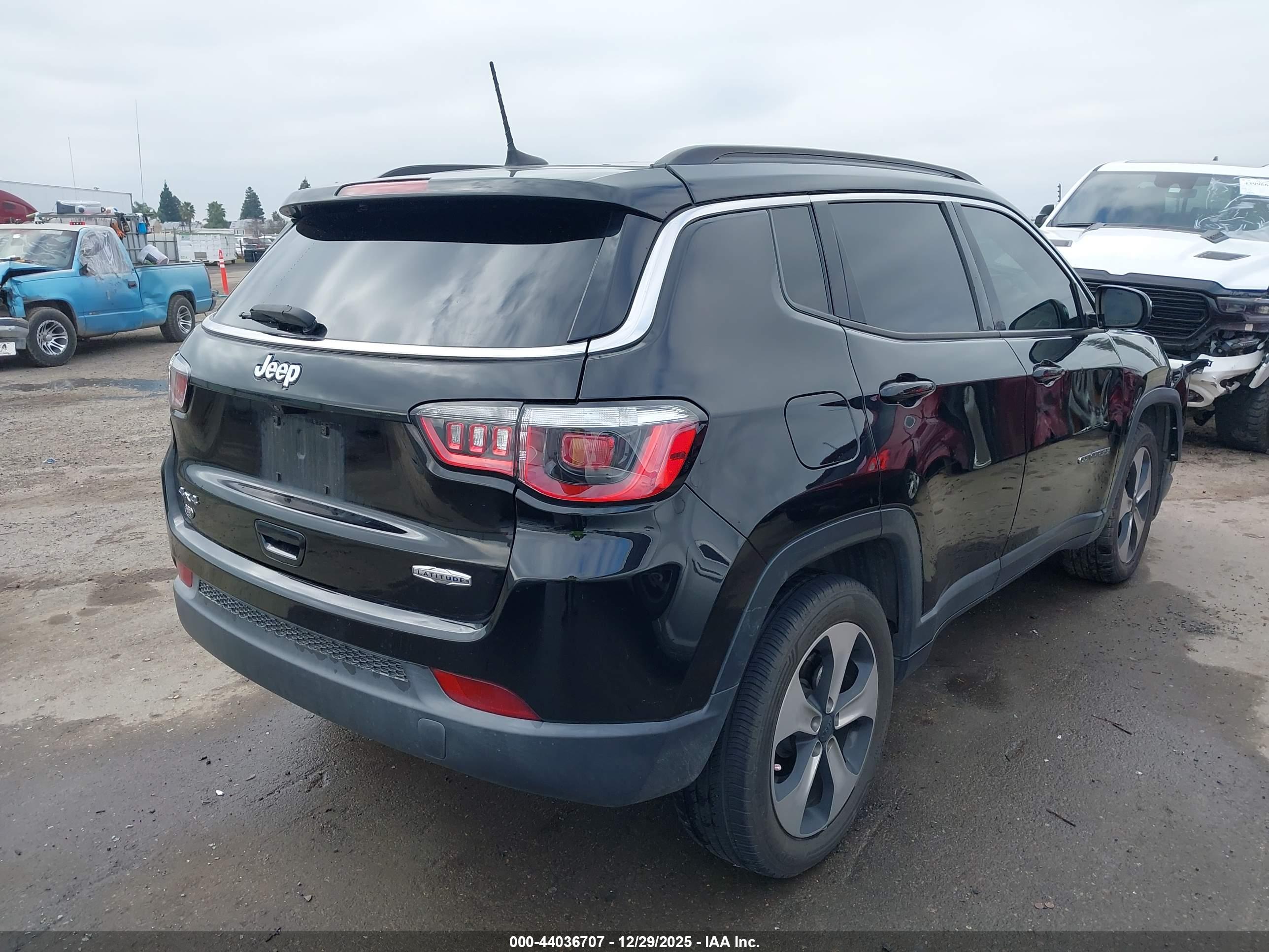 JEEP COMPASS image 4