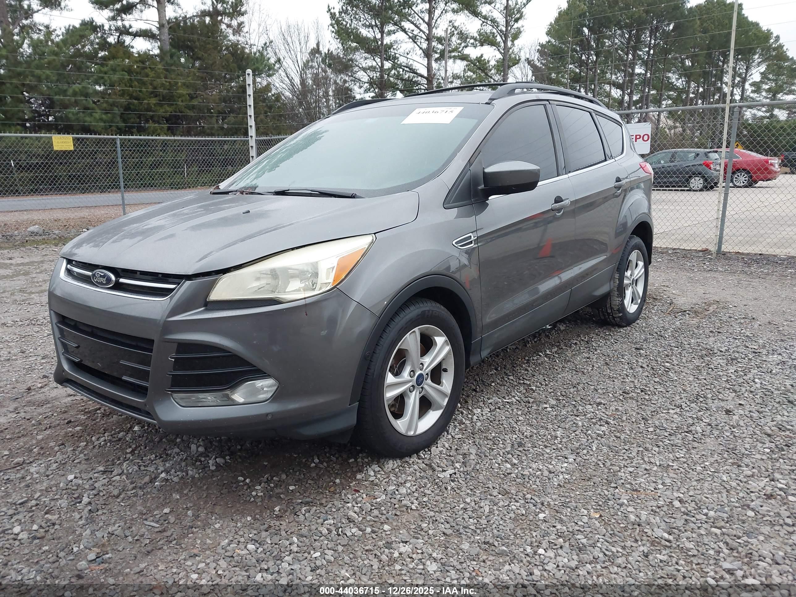 FORD ESCAPE image 2