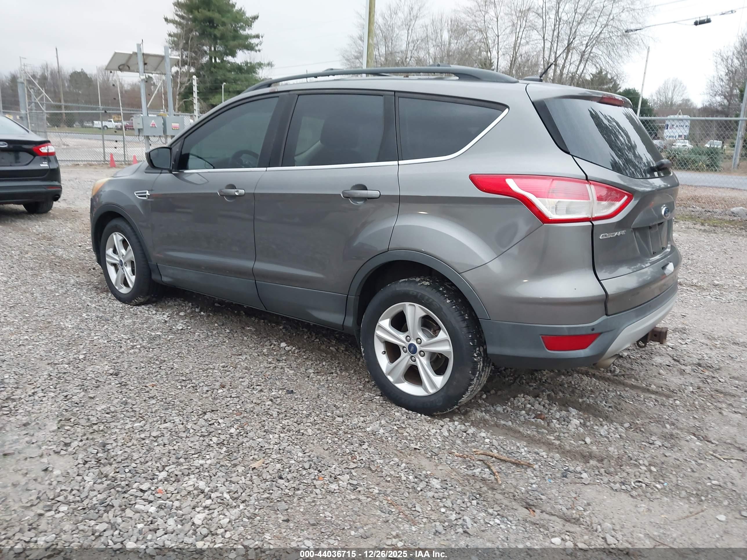 FORD ESCAPE image 3
